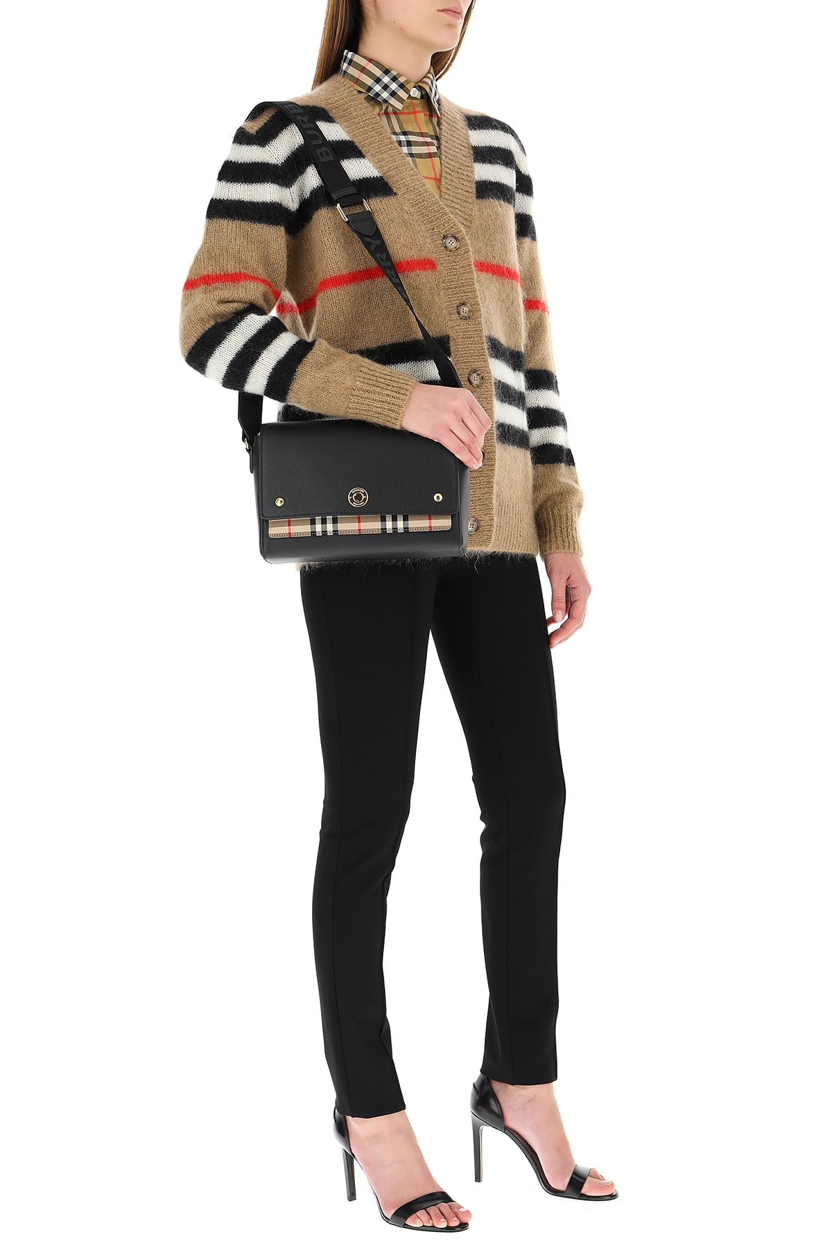 ss20---burberry---8014010a2219_6_p.jpg
