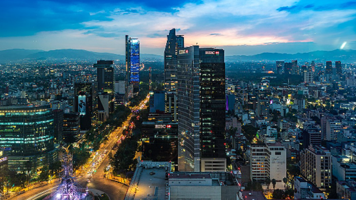 GNP SEGUROS leads the Mexican insurance market with an 11.3% market share.