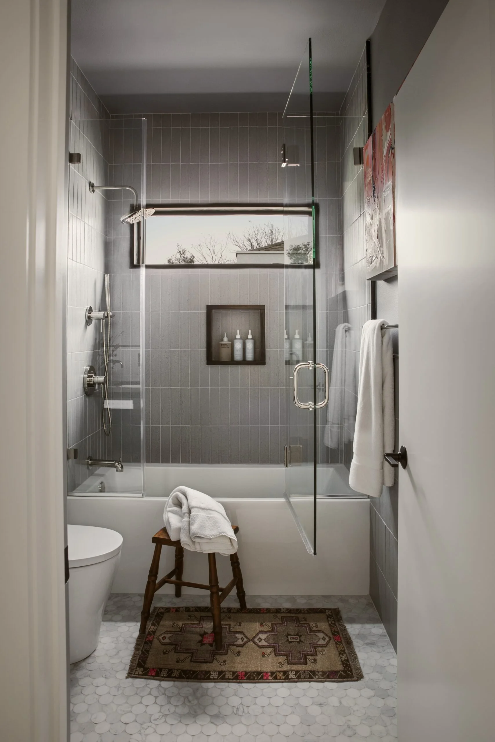Bathroom2_tubshower.jpeg