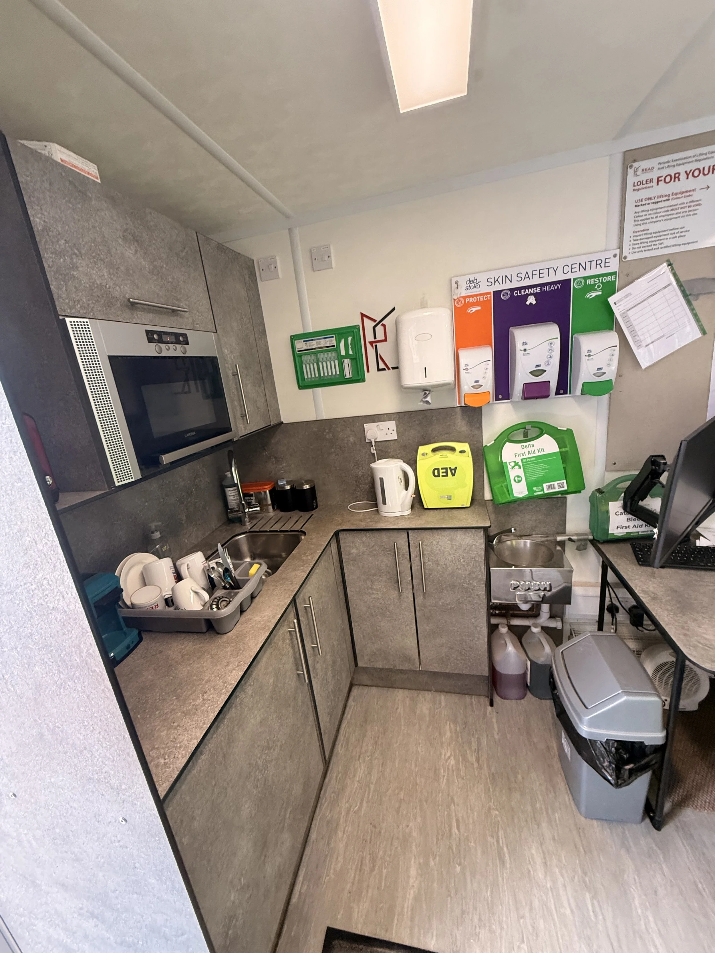 Office Cleaning Shropshire 17.jpeg