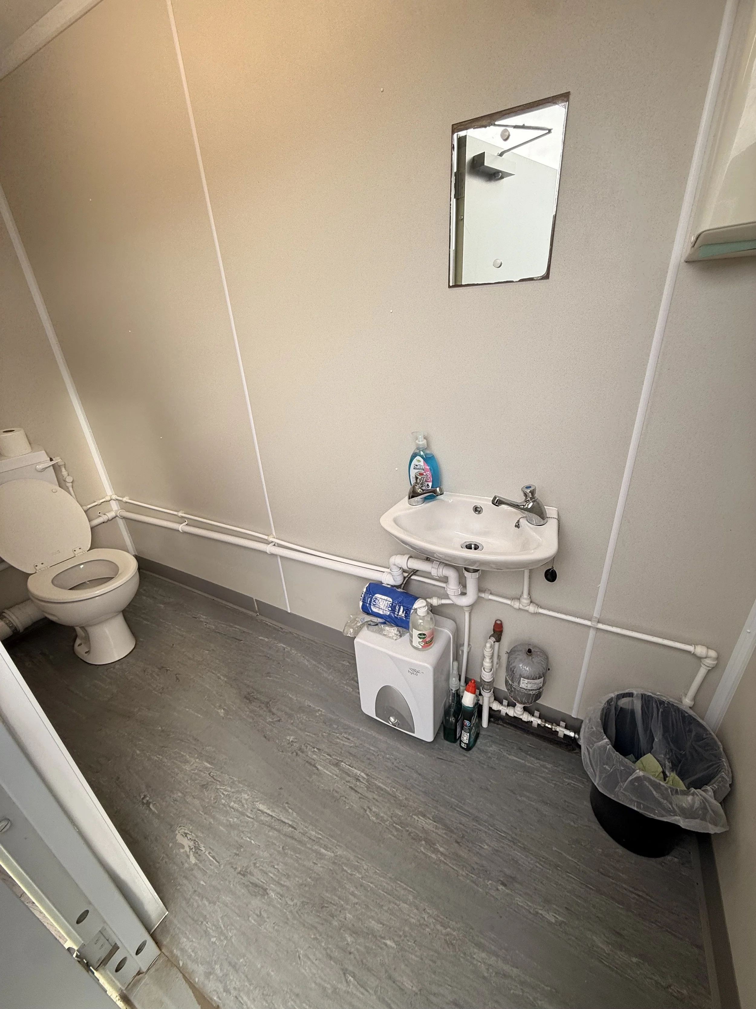 Office Cleaning Telford 4.jpeg