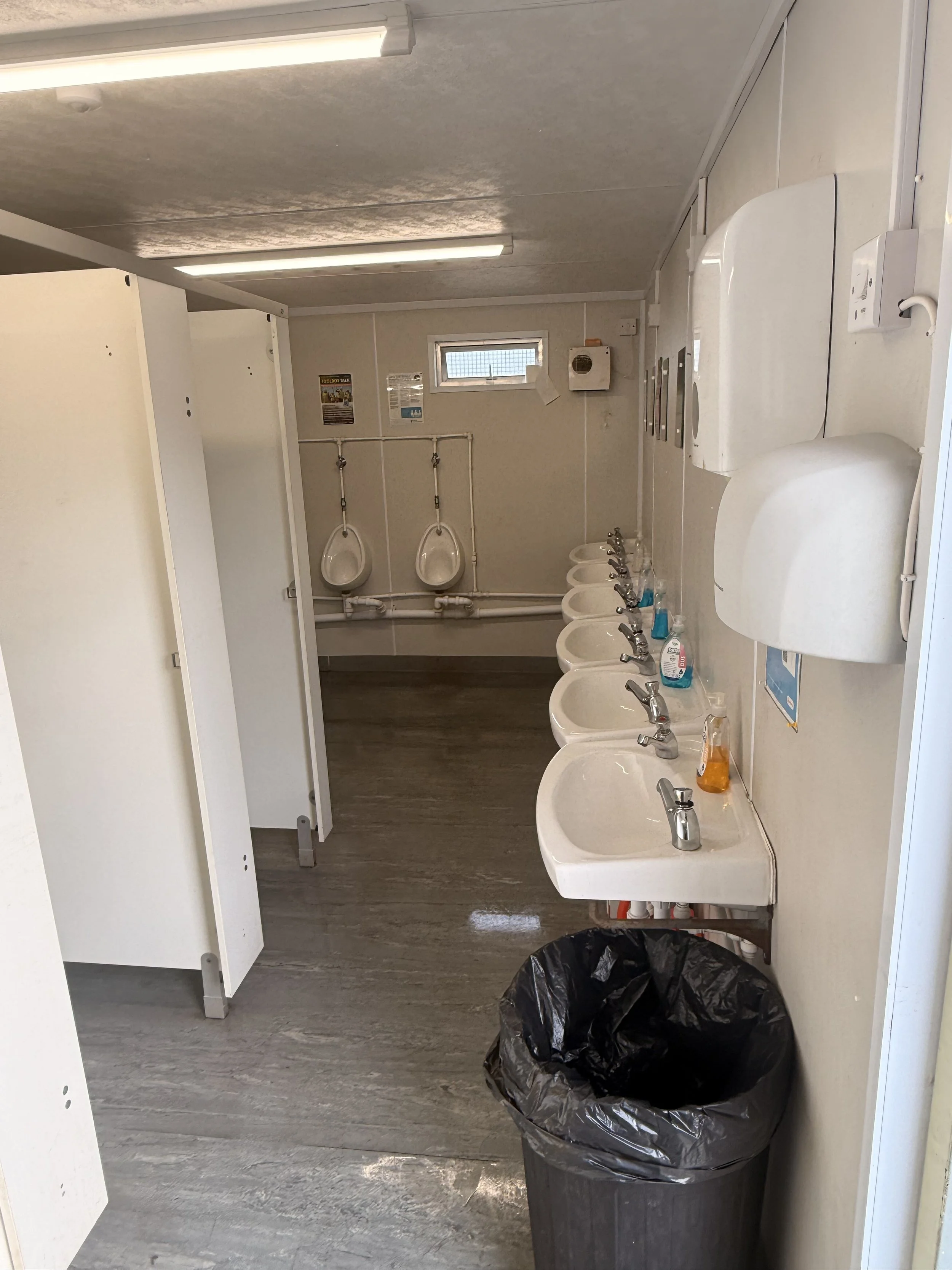 Office Cleaning Telford 1.jpeg