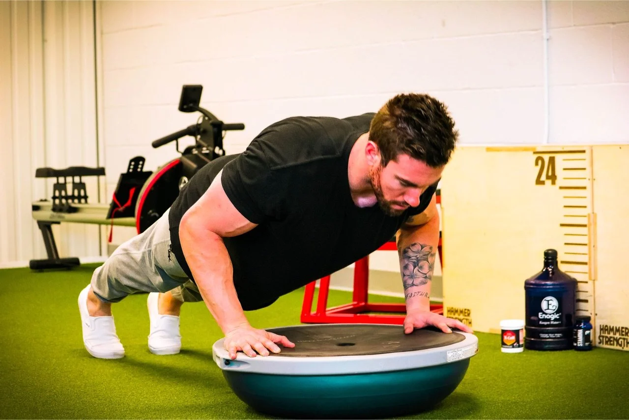 Online Fitness Coaching vs In-Person Training: What’s Actually Better?