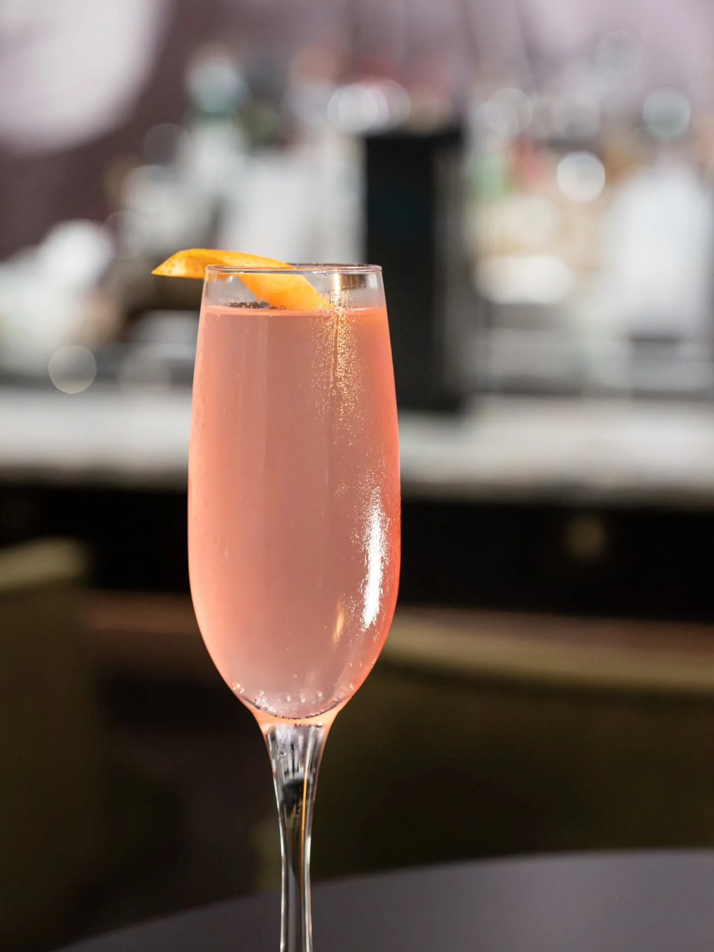 Dilettante ✨️🩷

Grapefruit &amp; Orangecello, Pinot Grigio &amp; Ginger Reduction, Lemon, Sparkling Ros&eacute; 

📷 @brooklynpricephotos