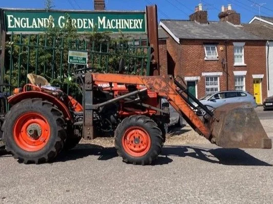Kubota+B7100+Contact+tractor.jpg