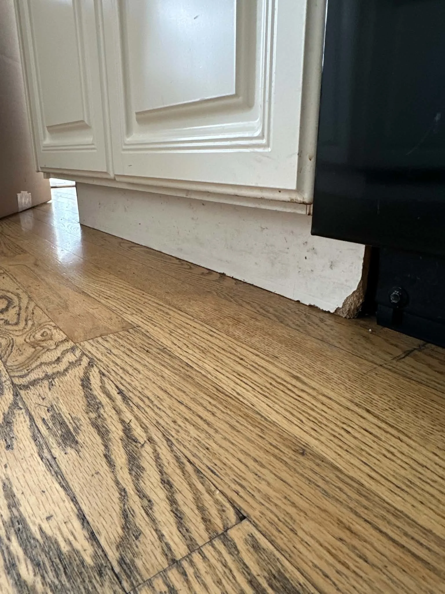 european custom hardwood refinishes floor