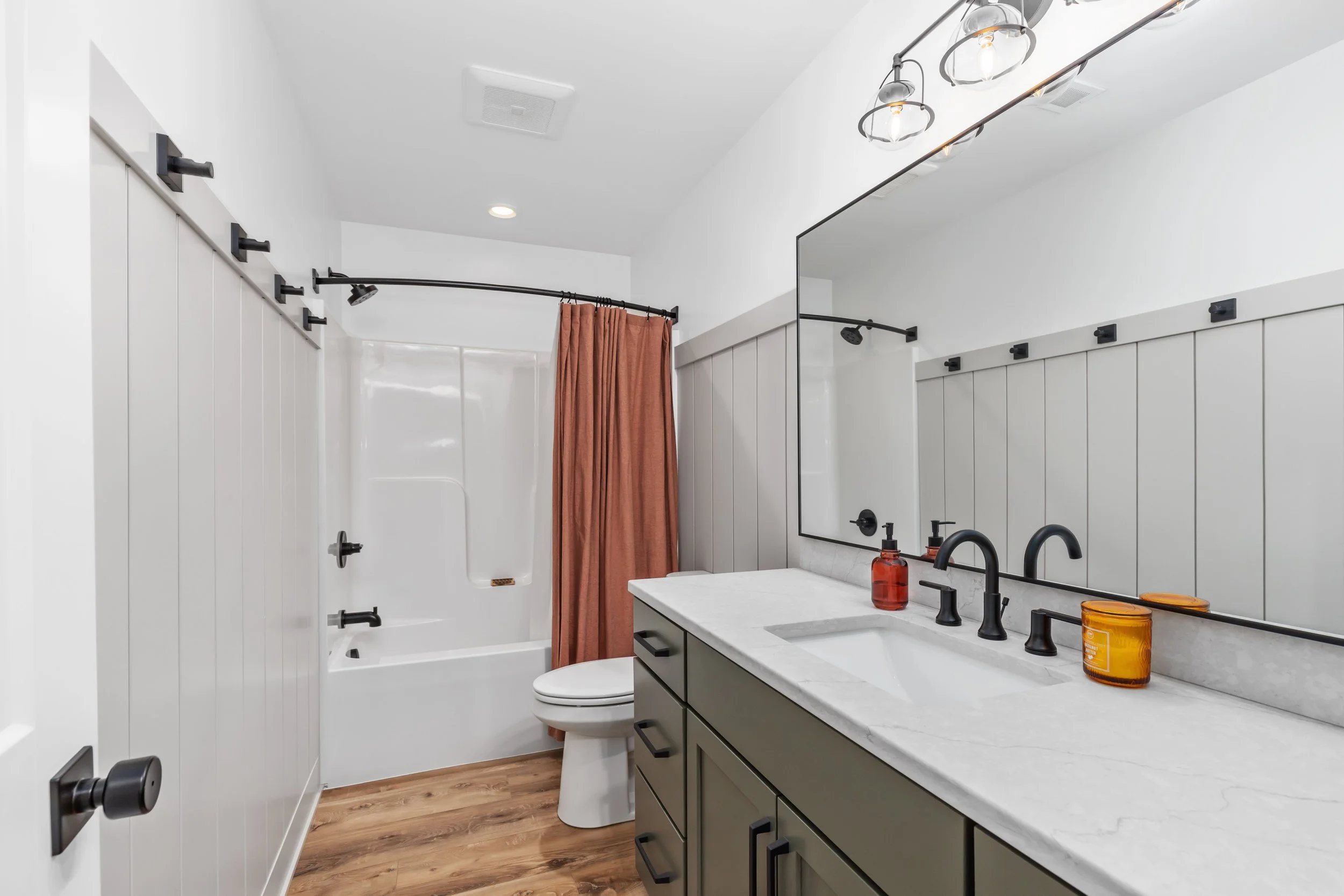 Main Bath.