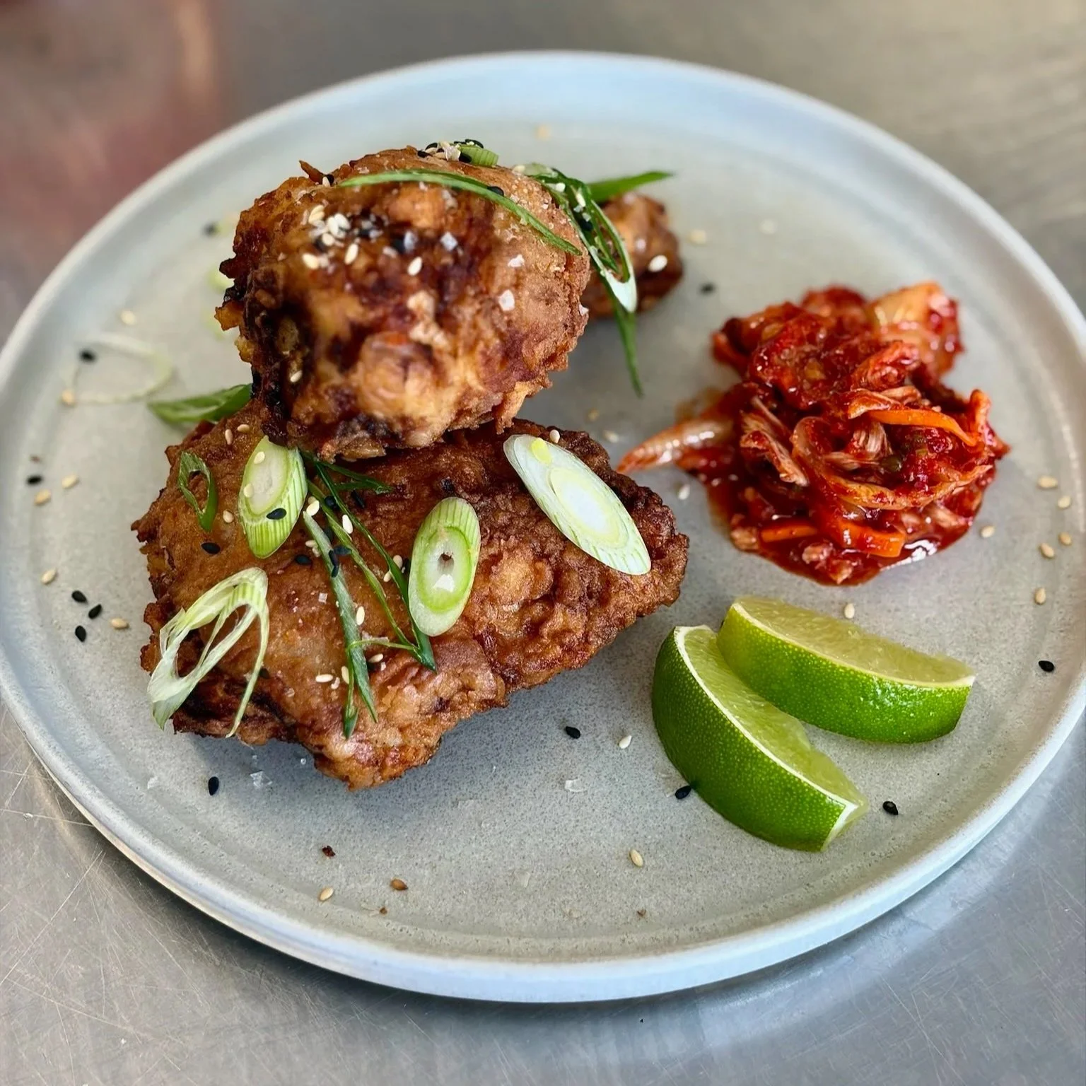 Crispy+fried+chicken+with+kimchi.jpg