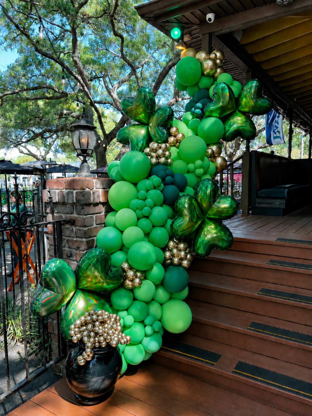 shamrock garland.png