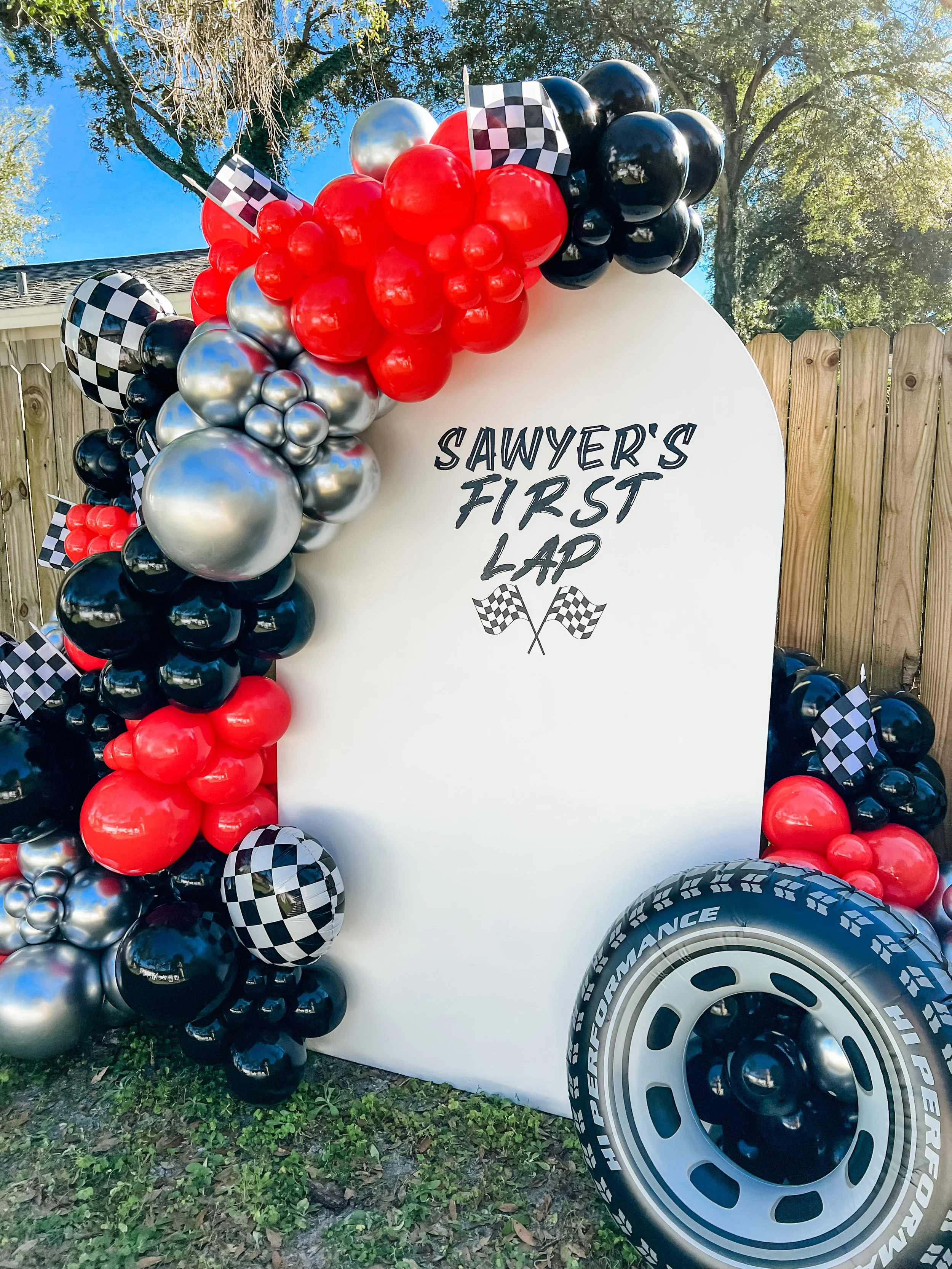 Balloon backdrop for a first birthday in Seminole Heights