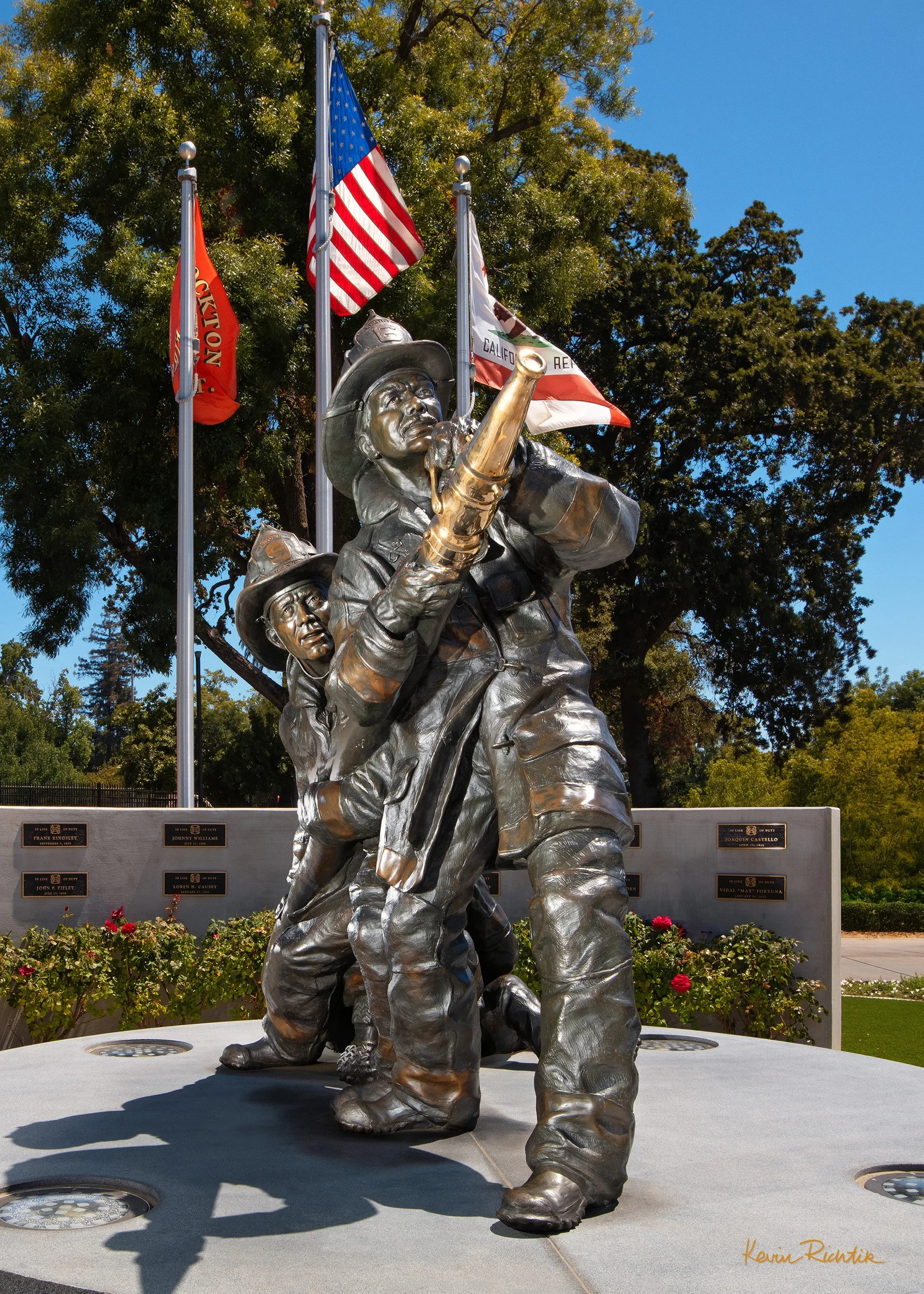 Firefighter Memorial.jpg