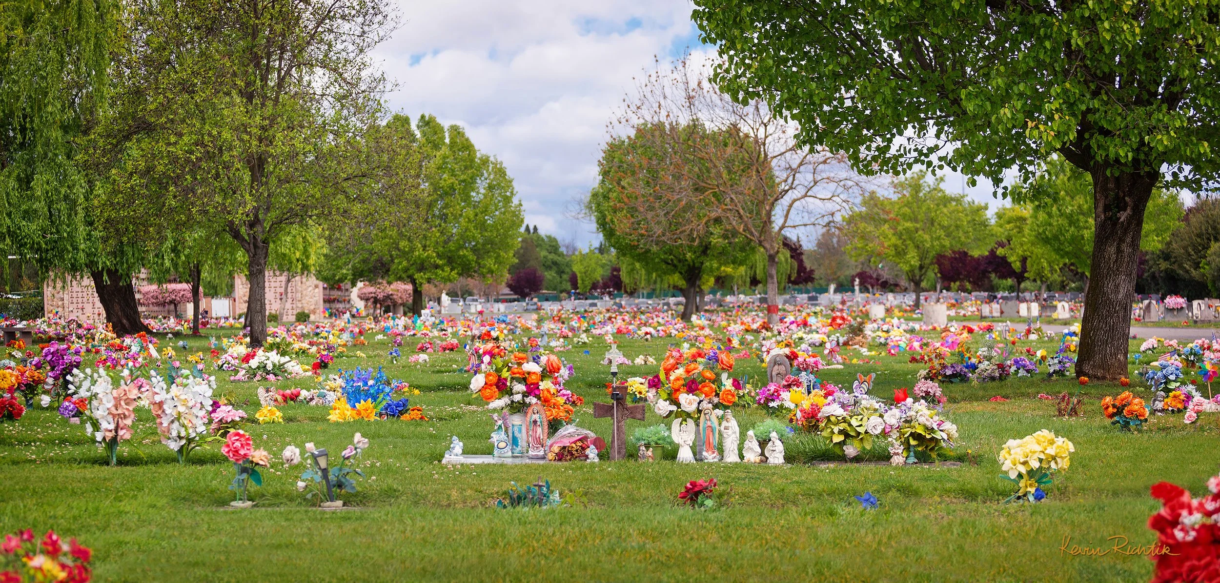Catholic_Cemetary_Flowers.jpg