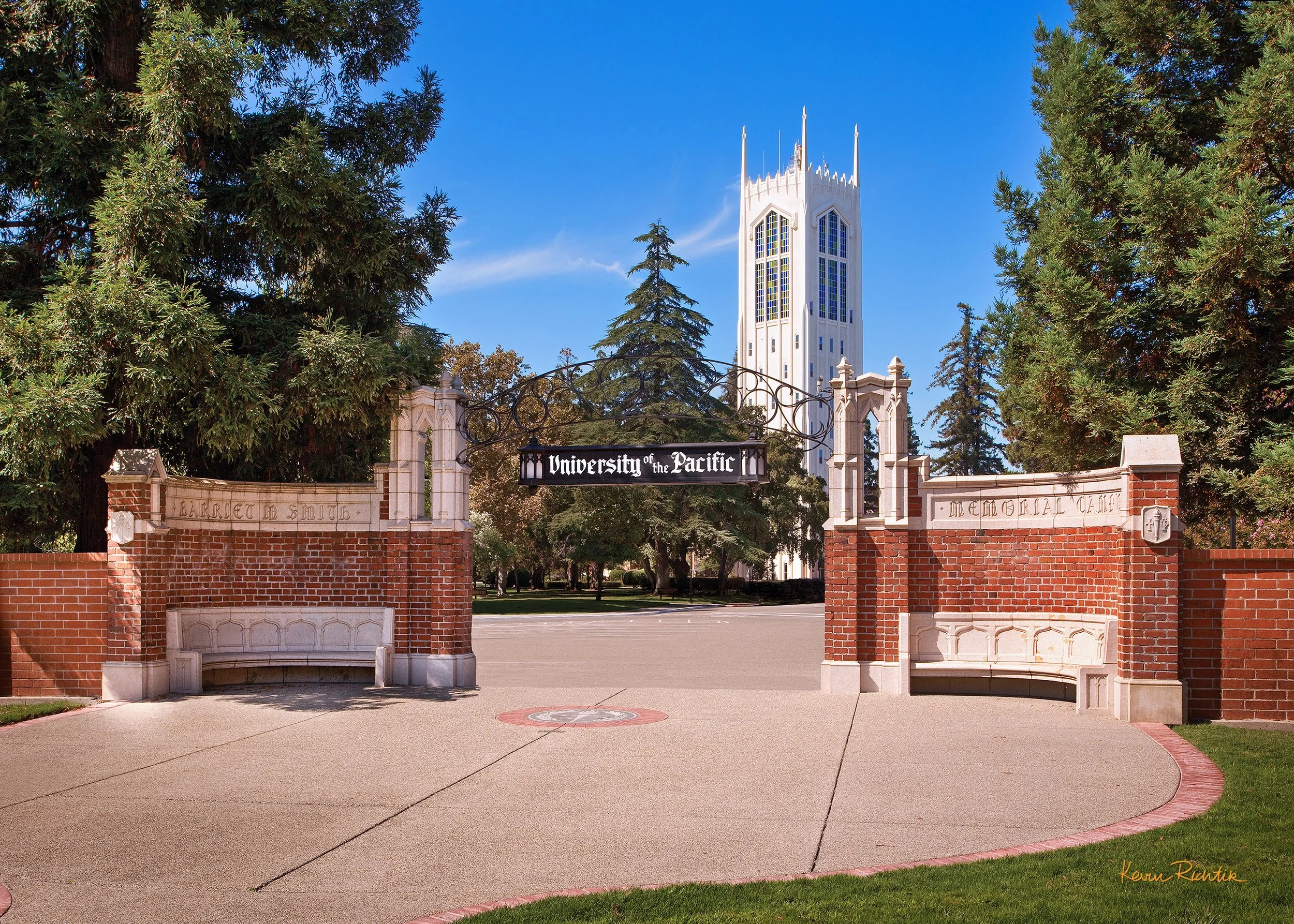 UOP Archway.jpg