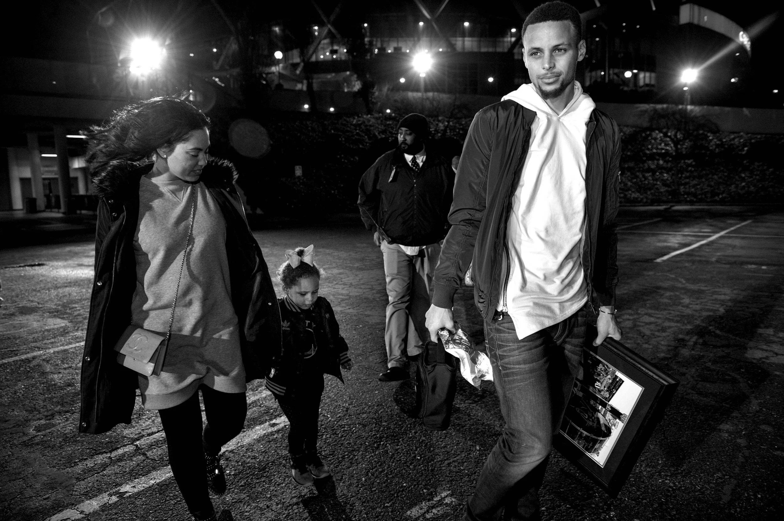 DeanneFitzmaurice_SportsCulture-19_StephCurryFamily.jpeg
