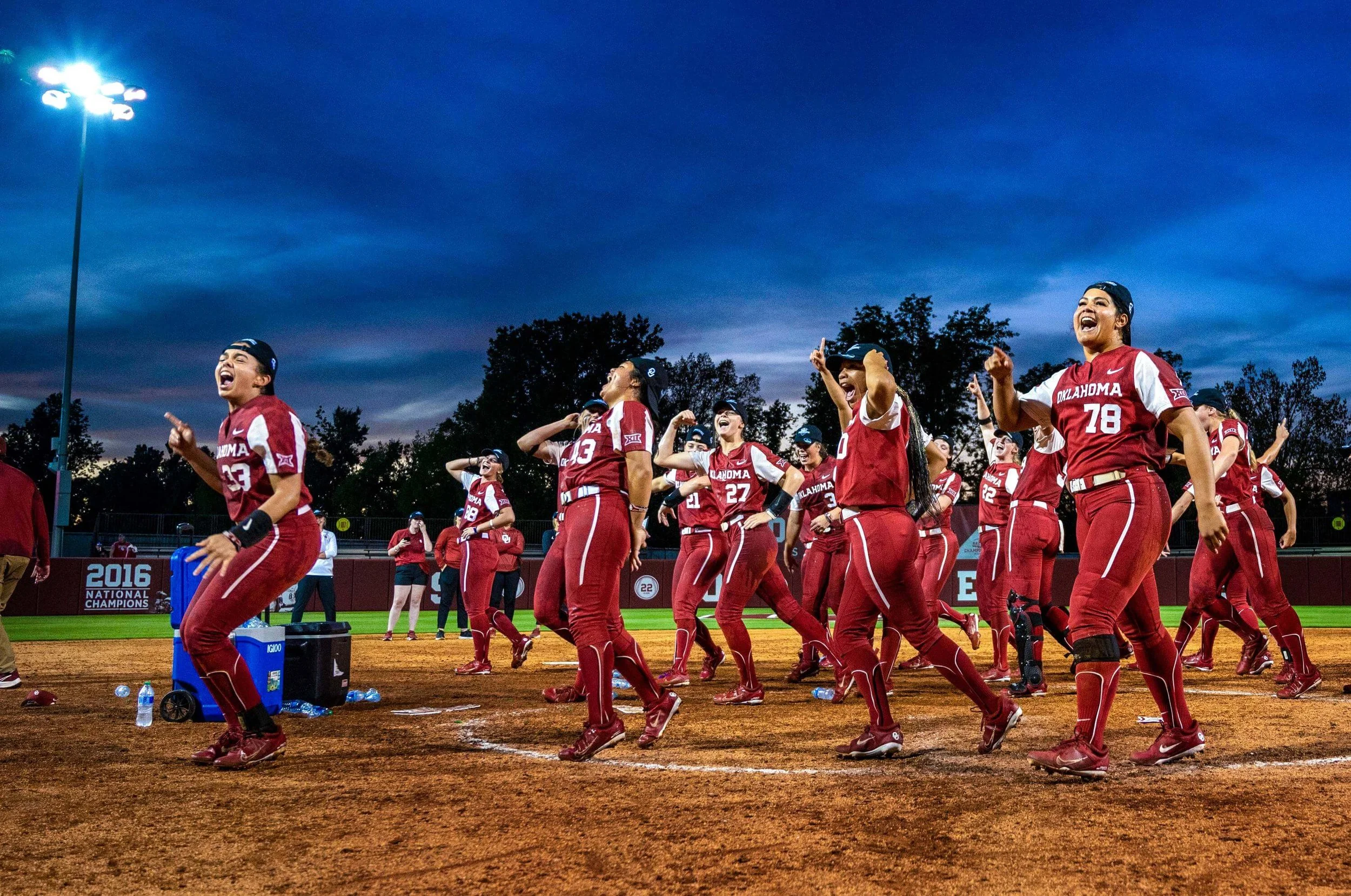 DeanneFitzmaurice_SportsCulture-04_SoonersSoftball.jpeg