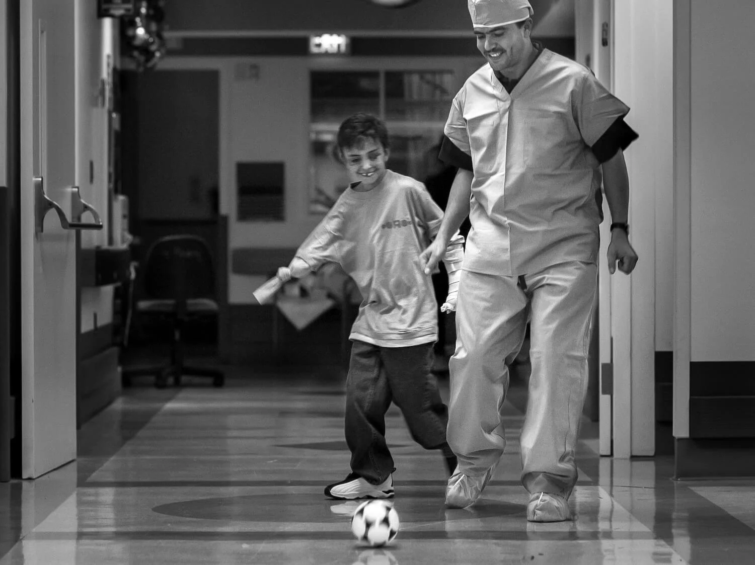 SalehWarInjuredChild_05.jpg