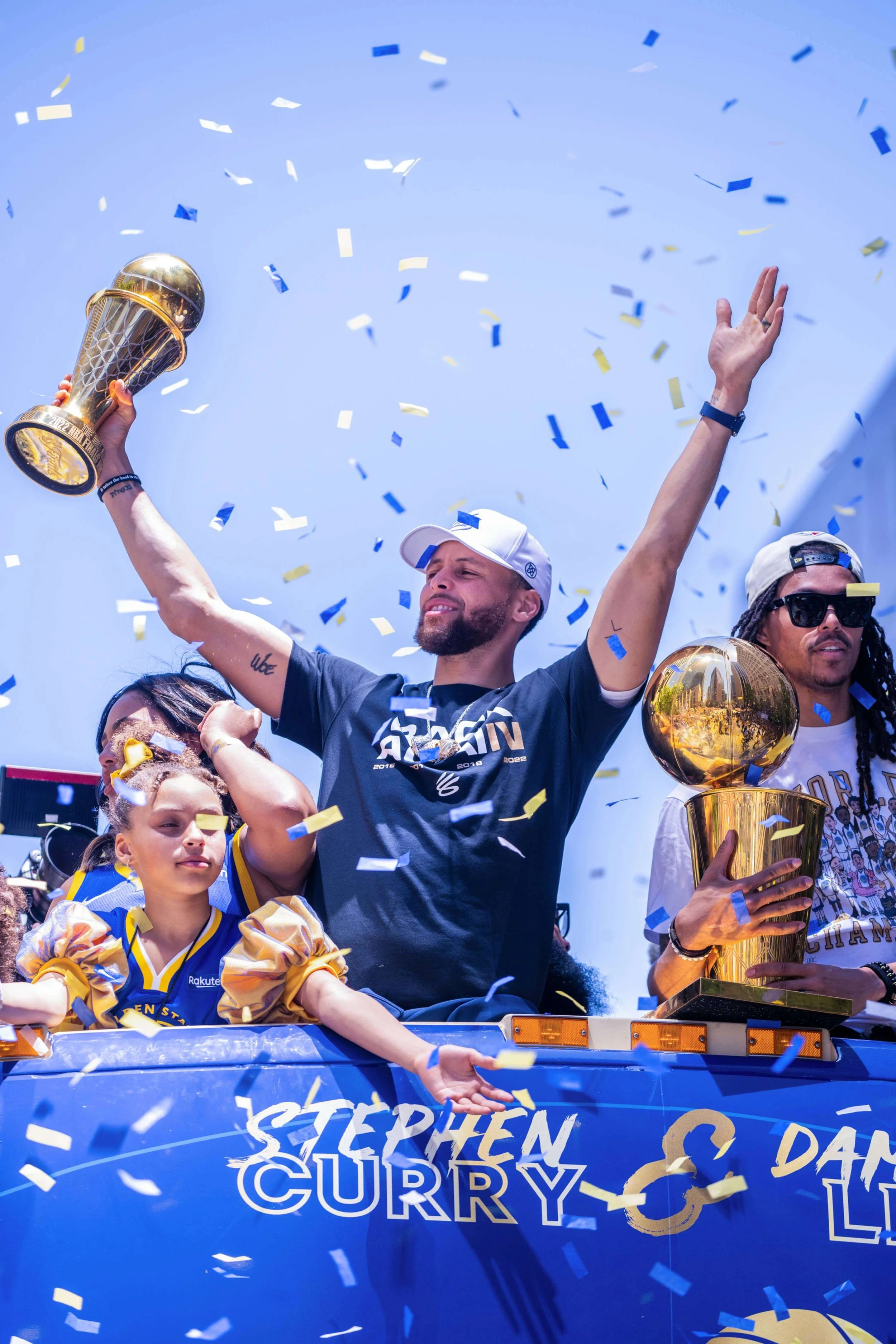 DeanneFitzmaurice_SportsCulture-12_StephCurryParade.jpeg