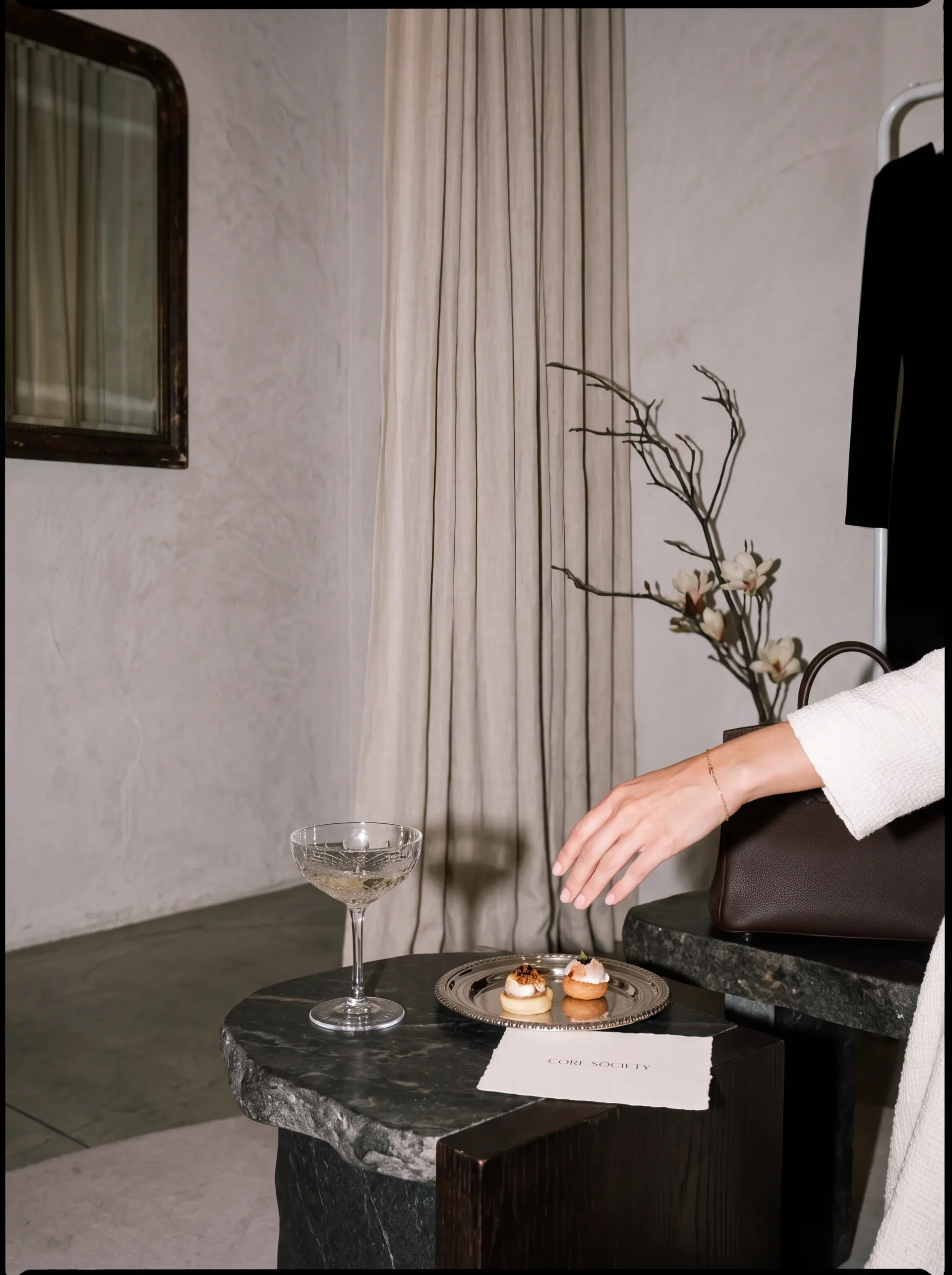 PRIVATE EXPERIENCE 01