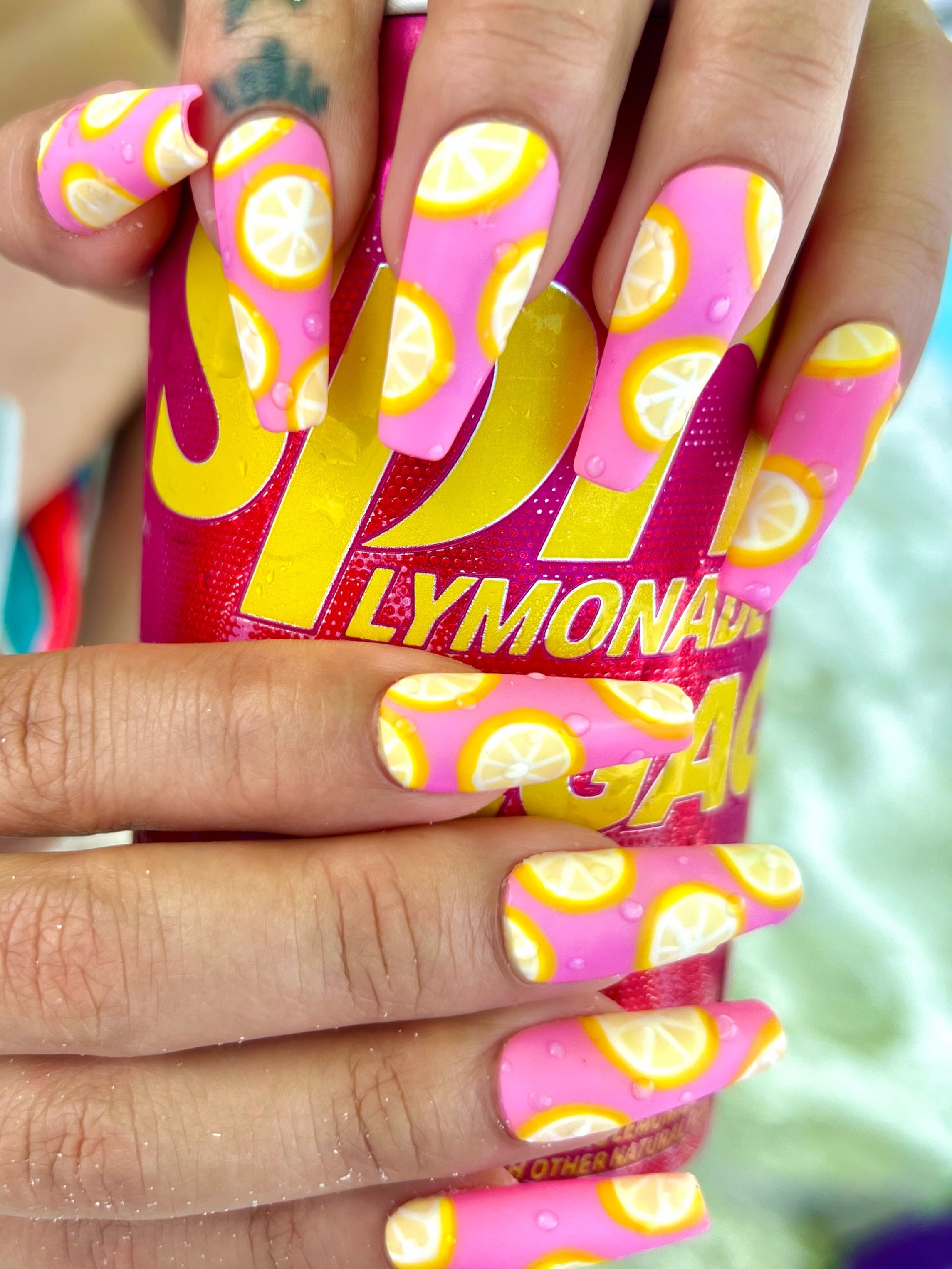 How about some strawberry lemonade 🍓🍋 

 DM to book your appointment or contact us 7275443435 😘

 #stpetenails #pinellaspark #nails #summernail #nailart