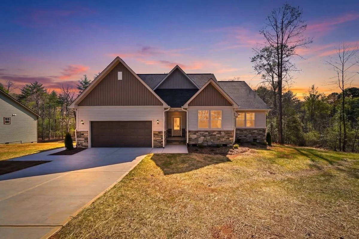 SOLD
2422 Kimberly Avenue
$435,000