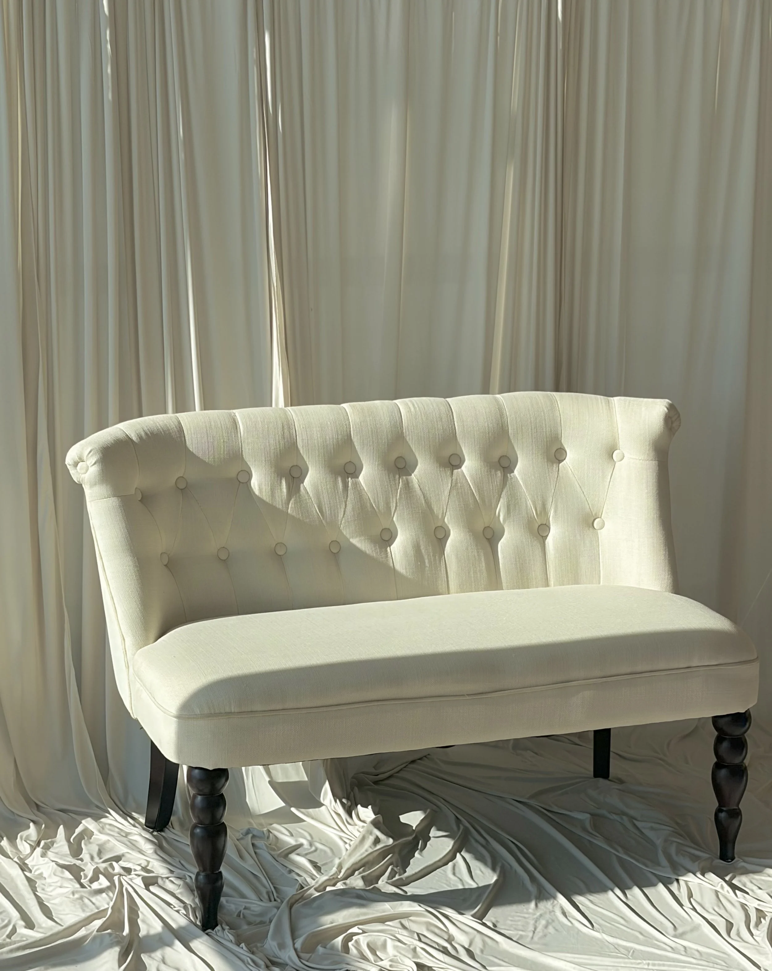 white settee.jpeg
