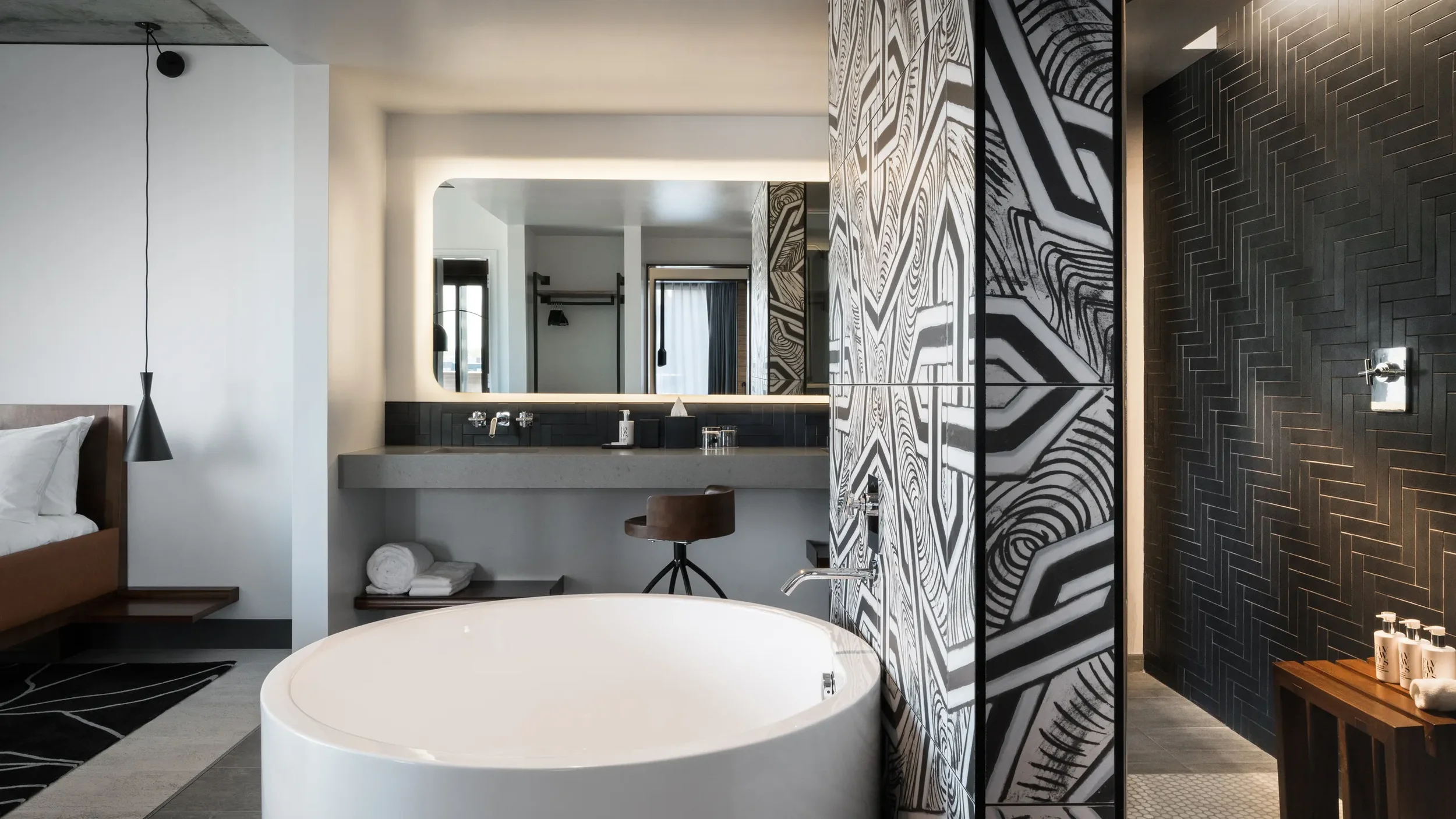 The-Maven-Hotel-at-the-Dairy-Block_Diamond-Suite-Bathroom_5410-(1).webp