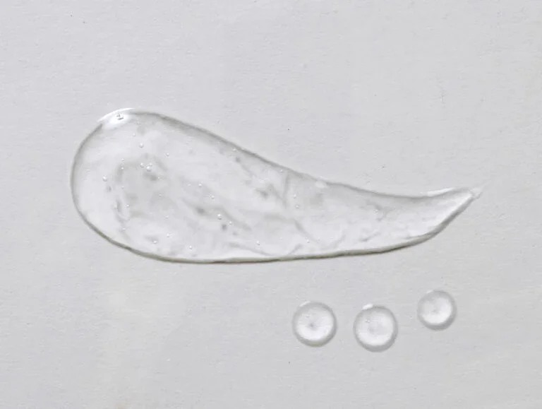 Light_Aloe_Moisturizer_Smear-768x579.jpg.webp