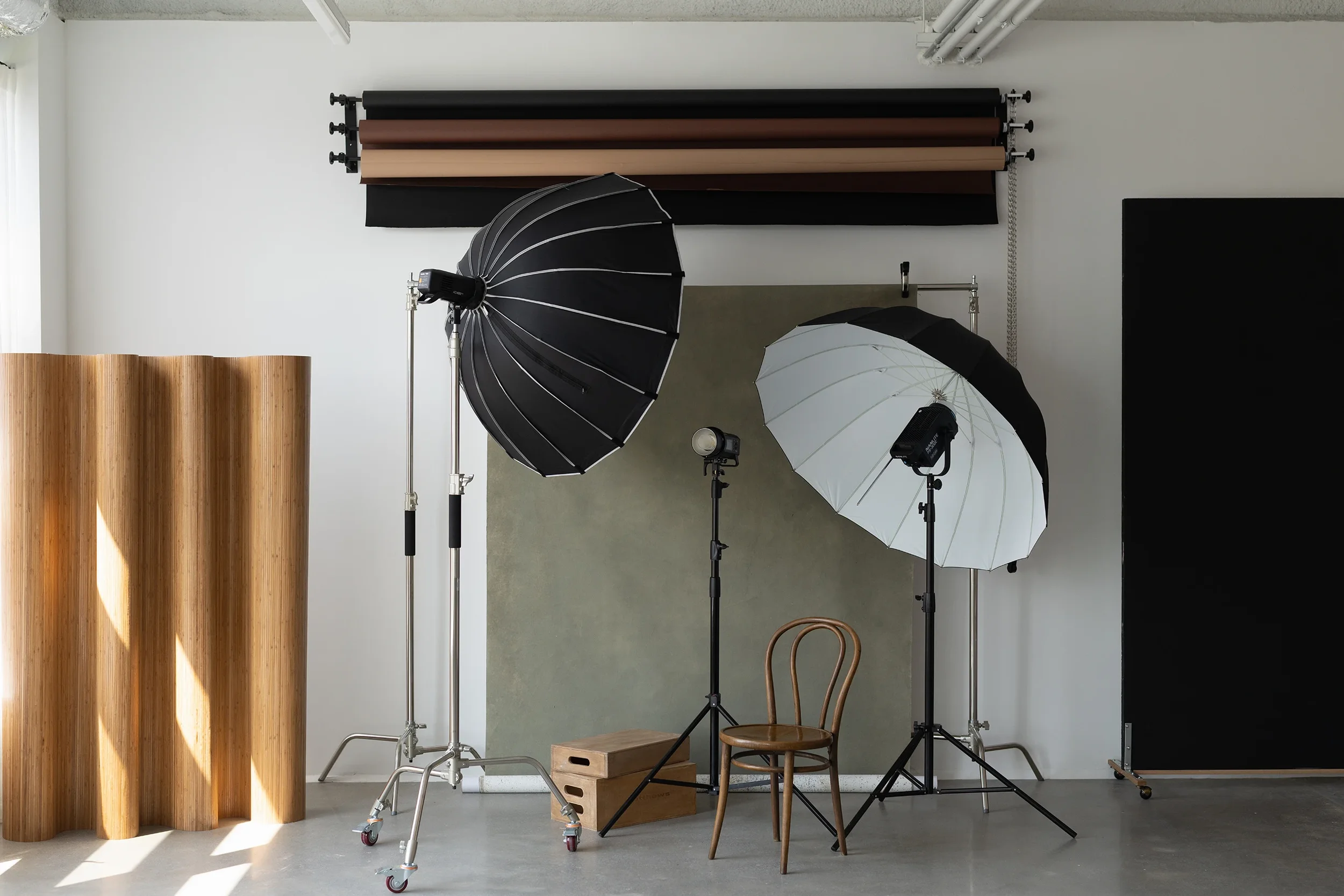 designer-photo-studio-interior.webp