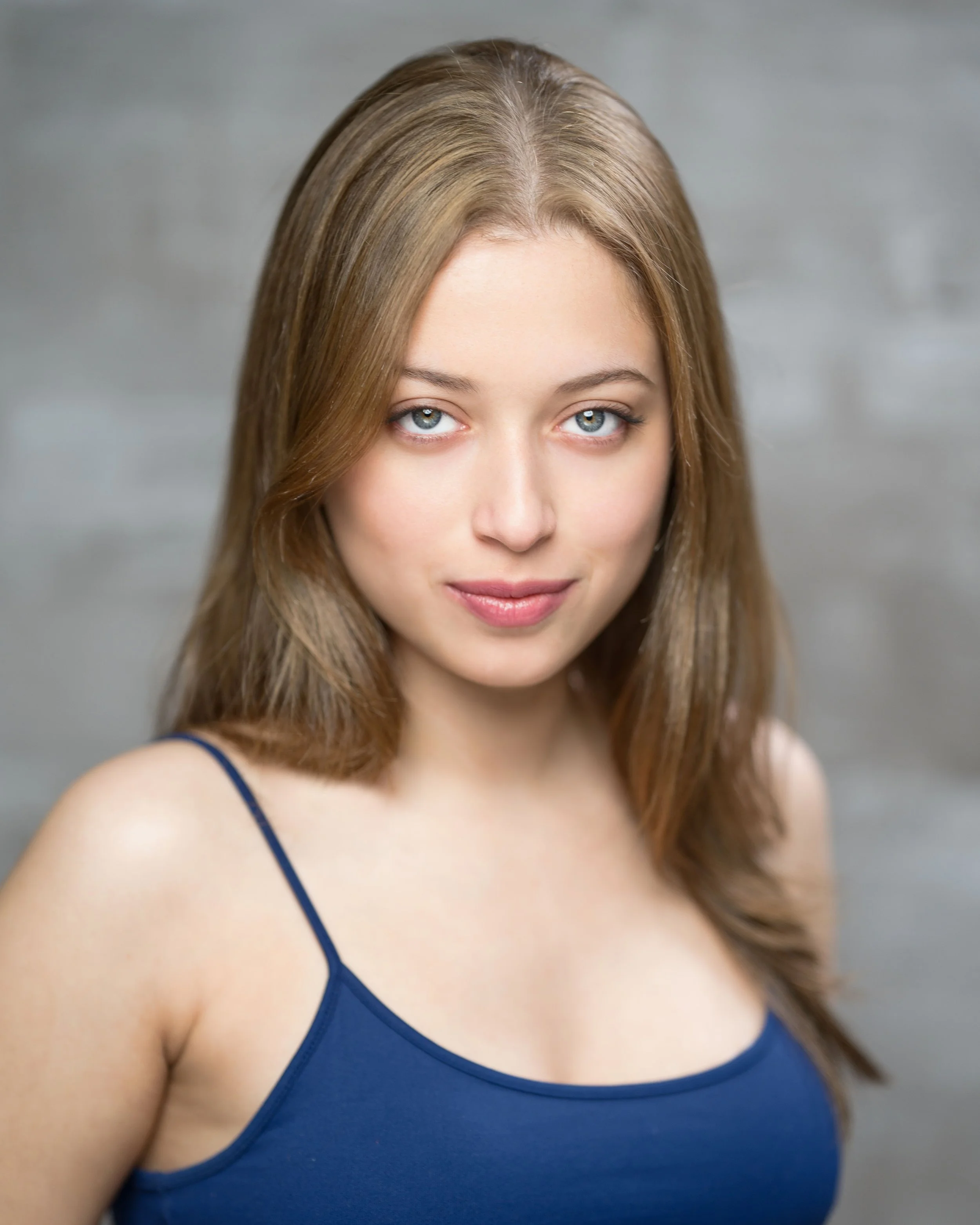 ANGOBALDO, ALEJANDRA - headshot.jpg