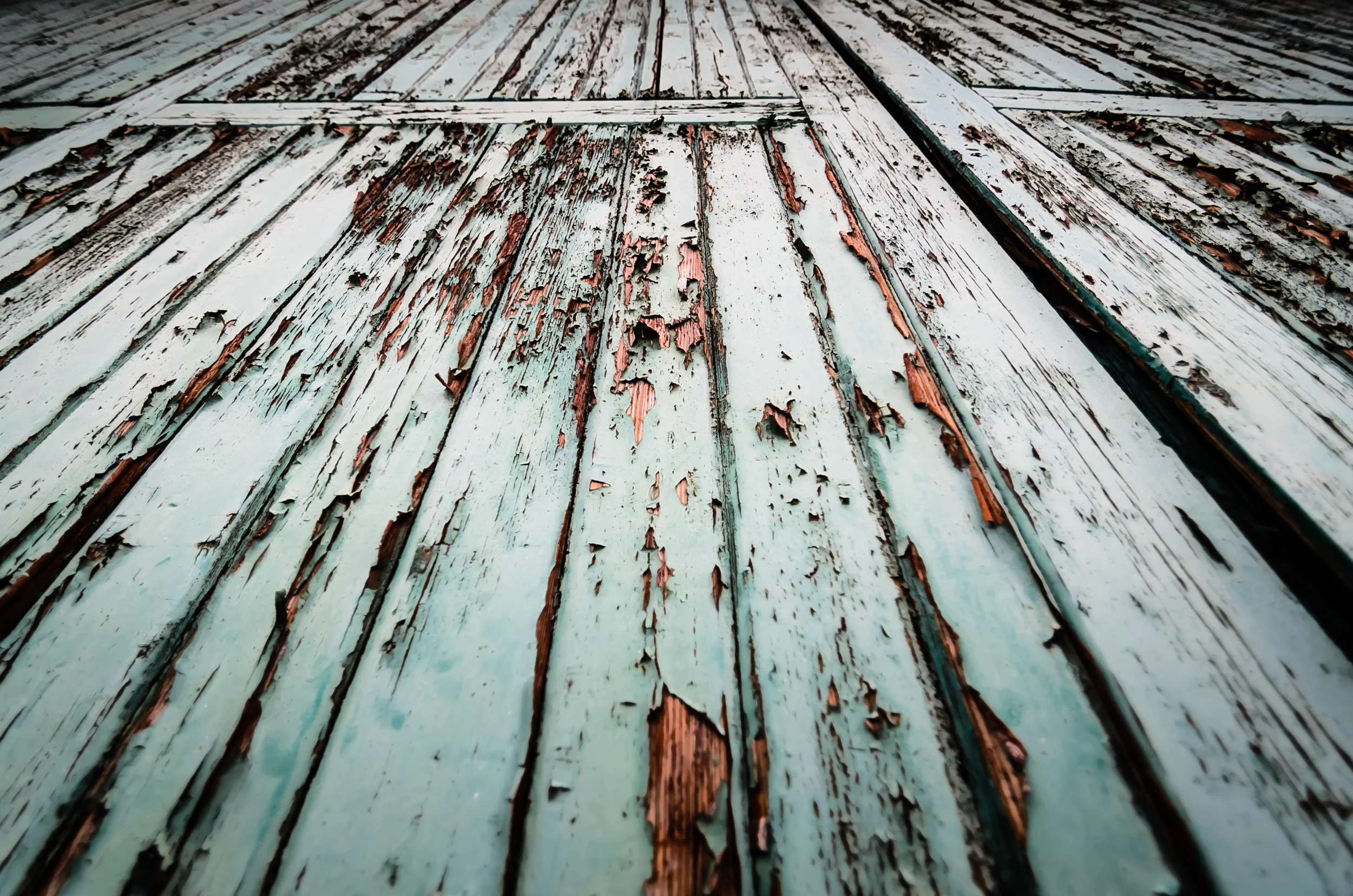 Why Does My Deck Keep Peeling? 6 Reasons Deck Paint Fails in Florida