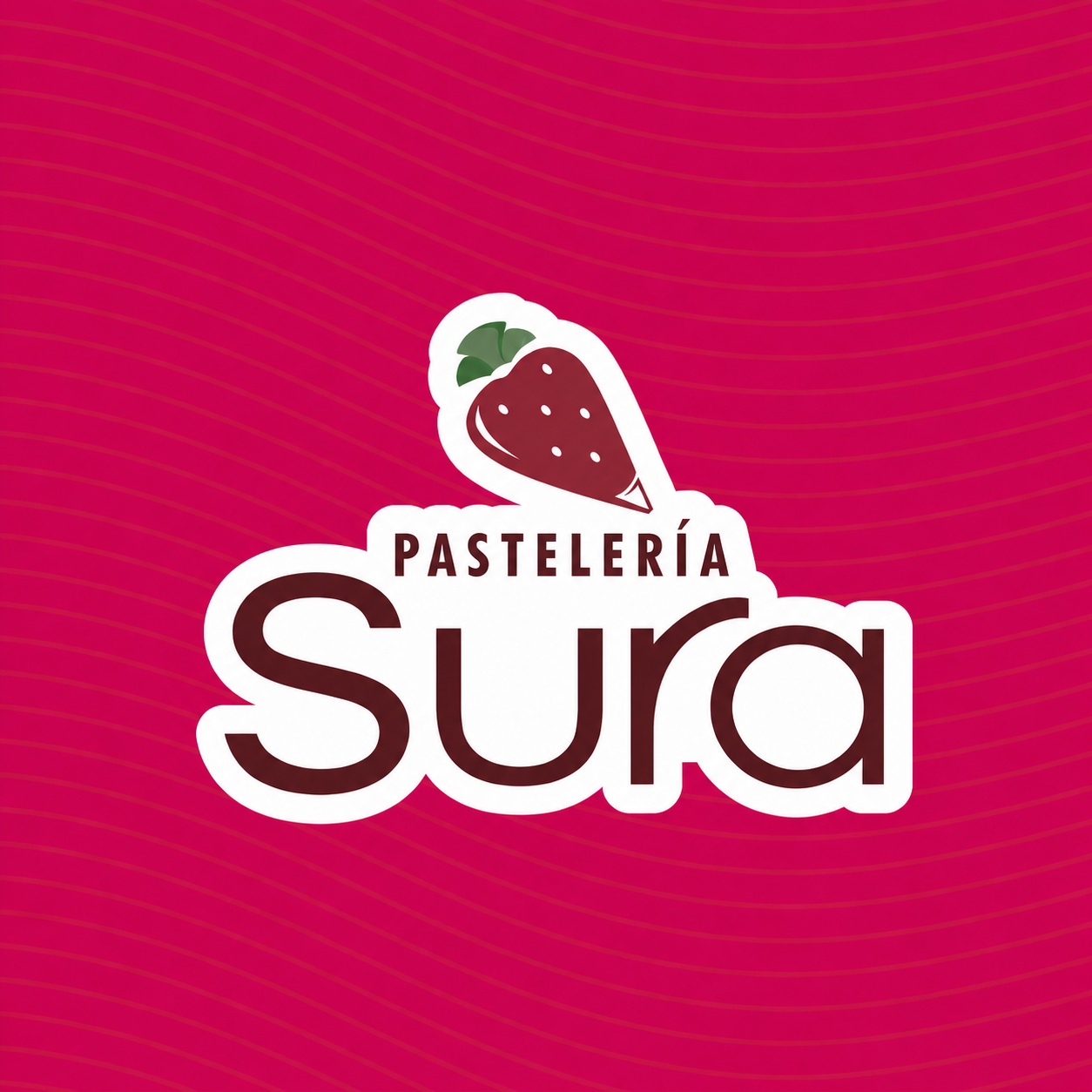 Logotipo de una pastelería llamada Sura, con una ilustración de una fresa con hojas verdes en la parte superior, sobre un fondo rosa con líneas onduladas.