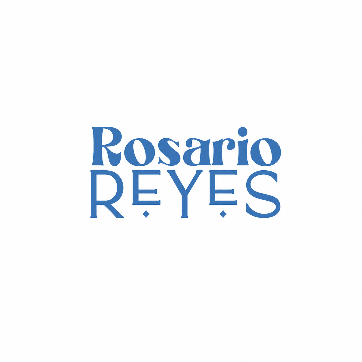 Logotipo con el texto 'Rosario Reyes' en letras azules sobre fondo blanco.