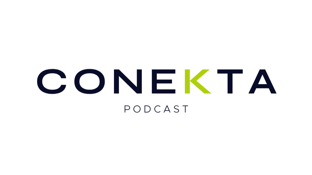 Logotipo del podcast Conecta, con letras negras y una letra K en color verde lima.