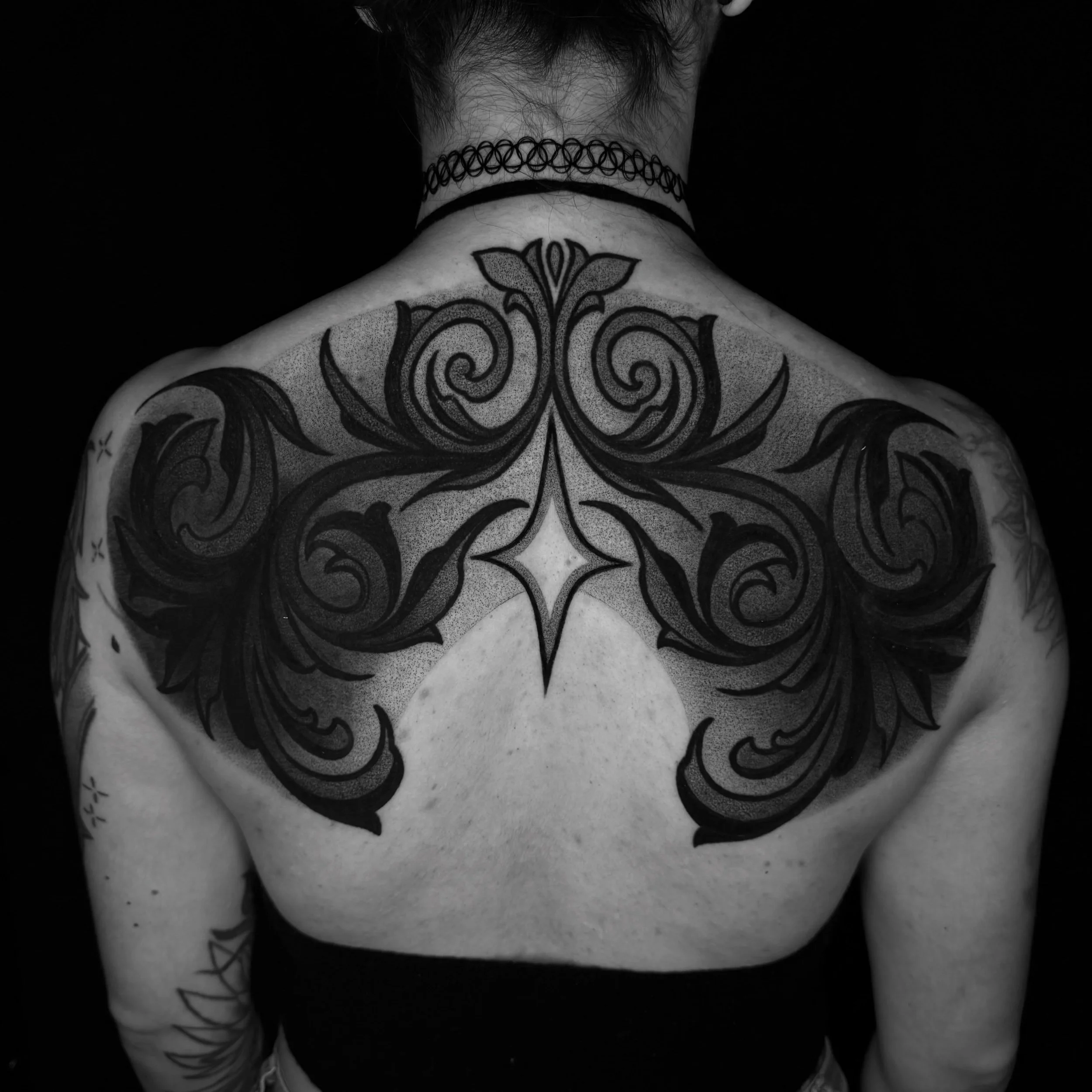Finally finished this cover up 🖤
Had a lot of fun with this.