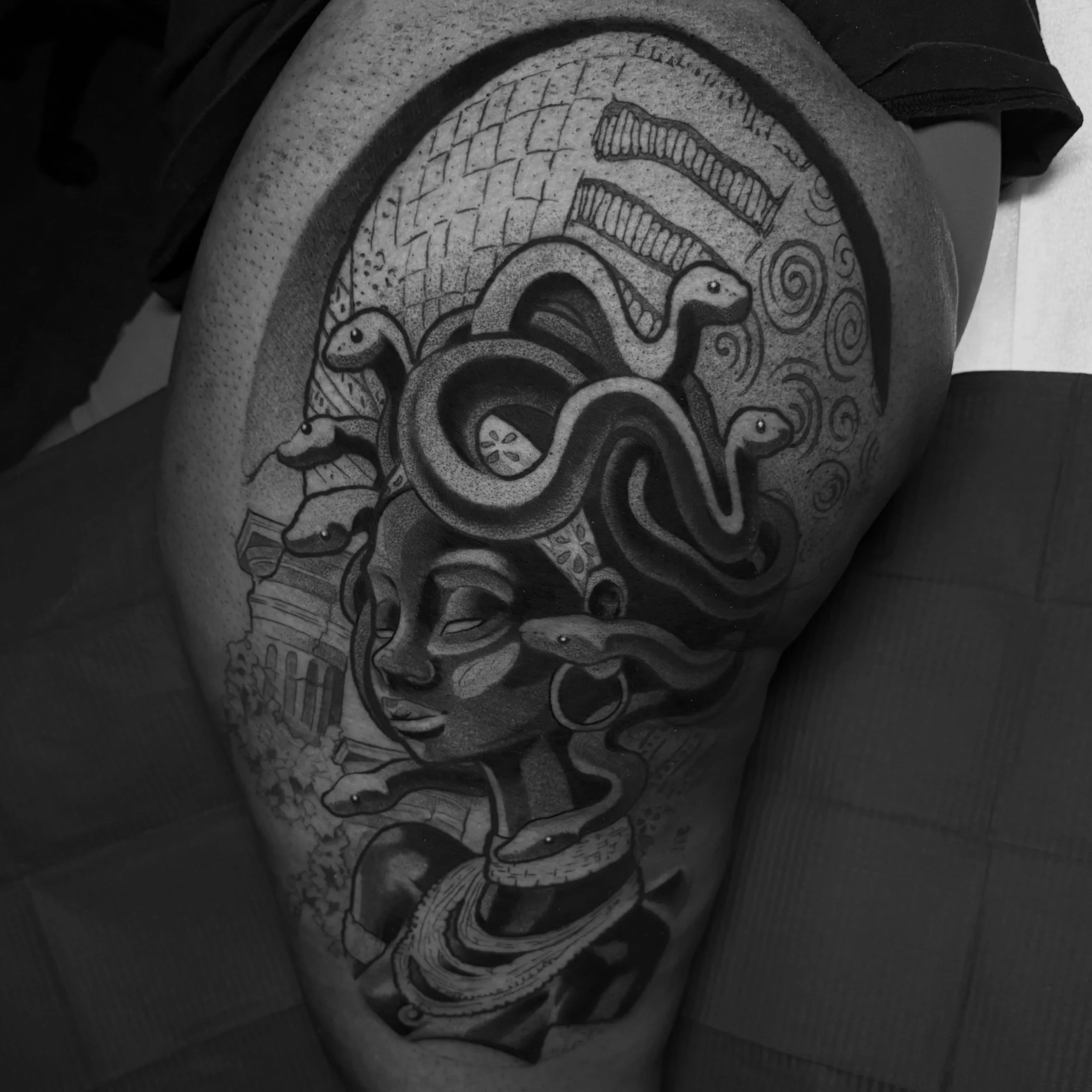 Got to finish this Medusa today 🙂&zwj;↕️🖤