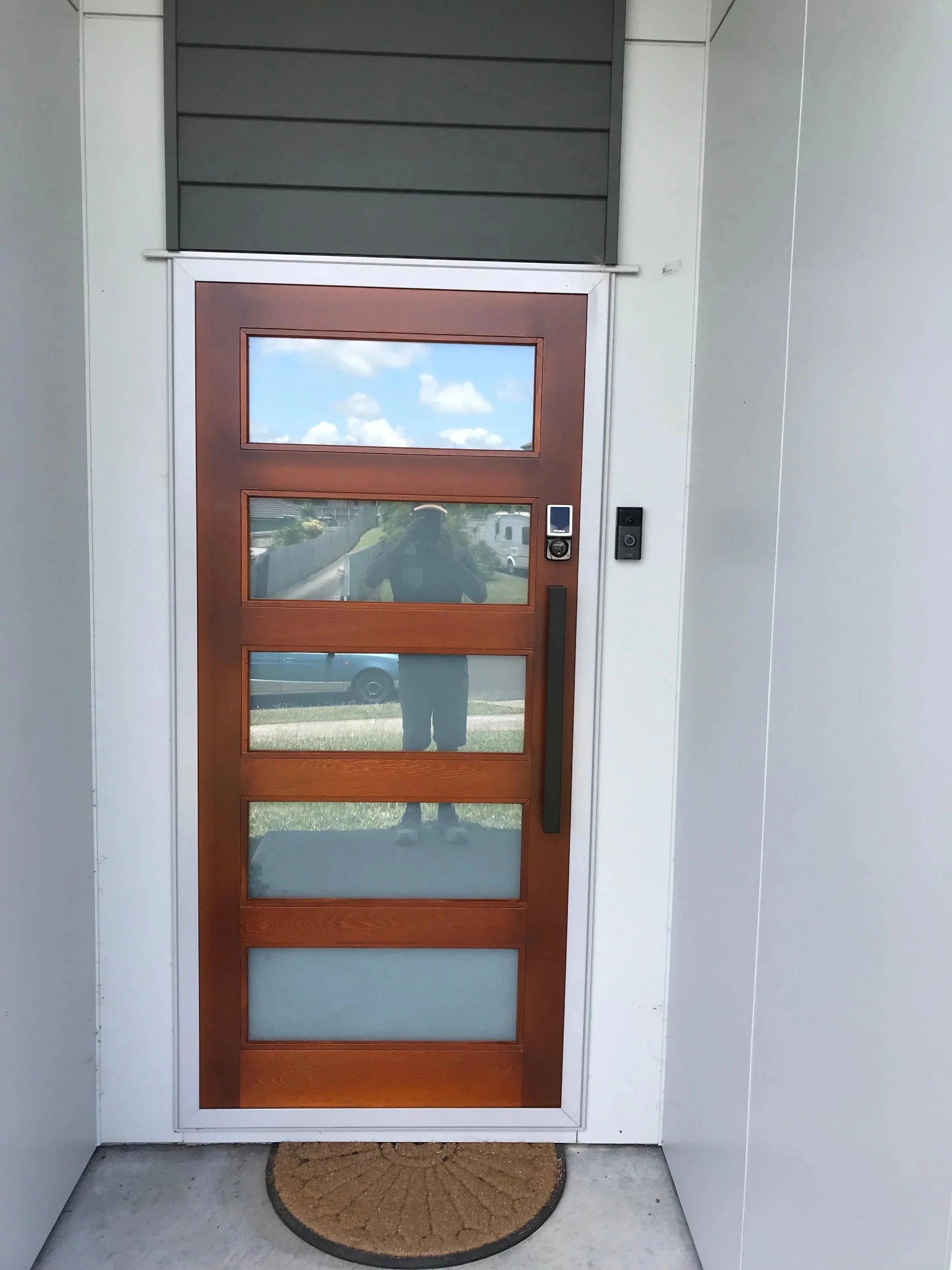 imgi_36_Front+Door+F.jpg