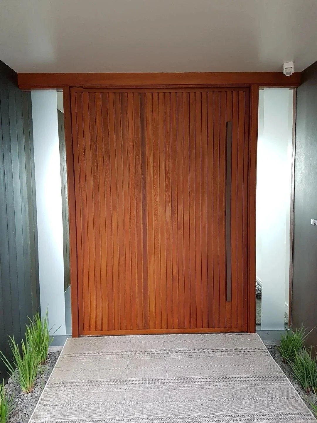 imgi_37_Pivot+Door+-+Melons+Bay+1.jpg