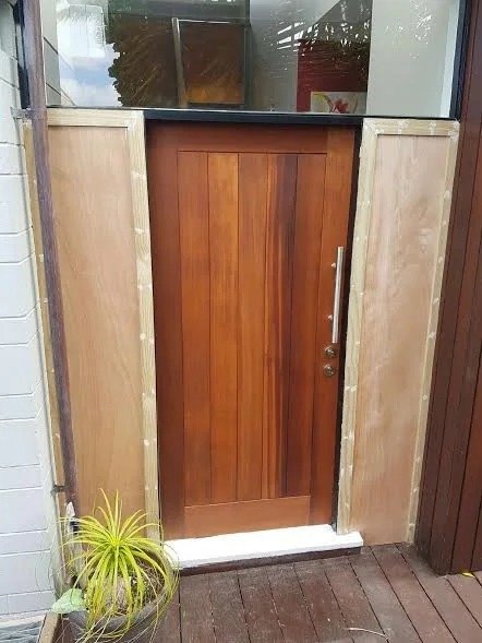 imgi_35_Front+Door+E.jpg