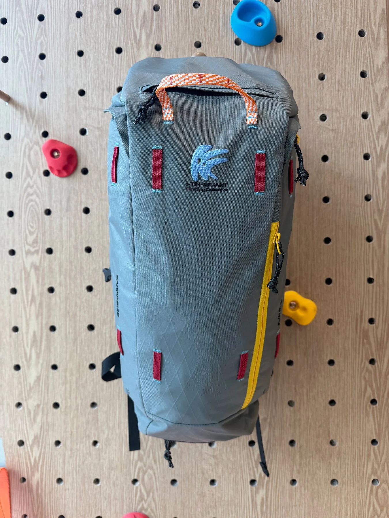 Pack_GrayPackFaceView_(WeOptimized).jpg