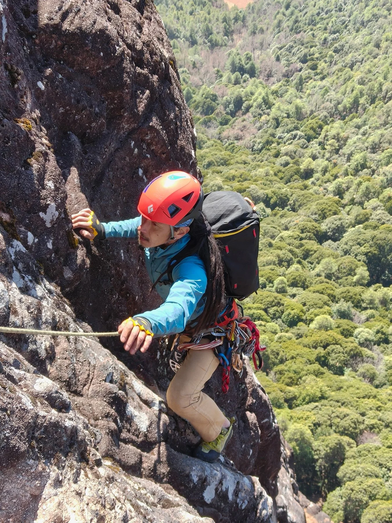 Climbing_ZhouleionMilkyWaywithBlackPack_(WebOptimized).jpg
