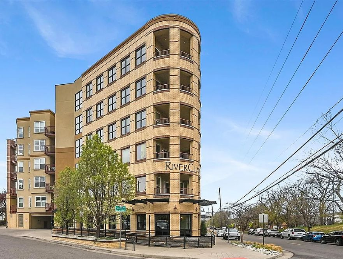 2240 N Clay Unit #503  |  $2,850
