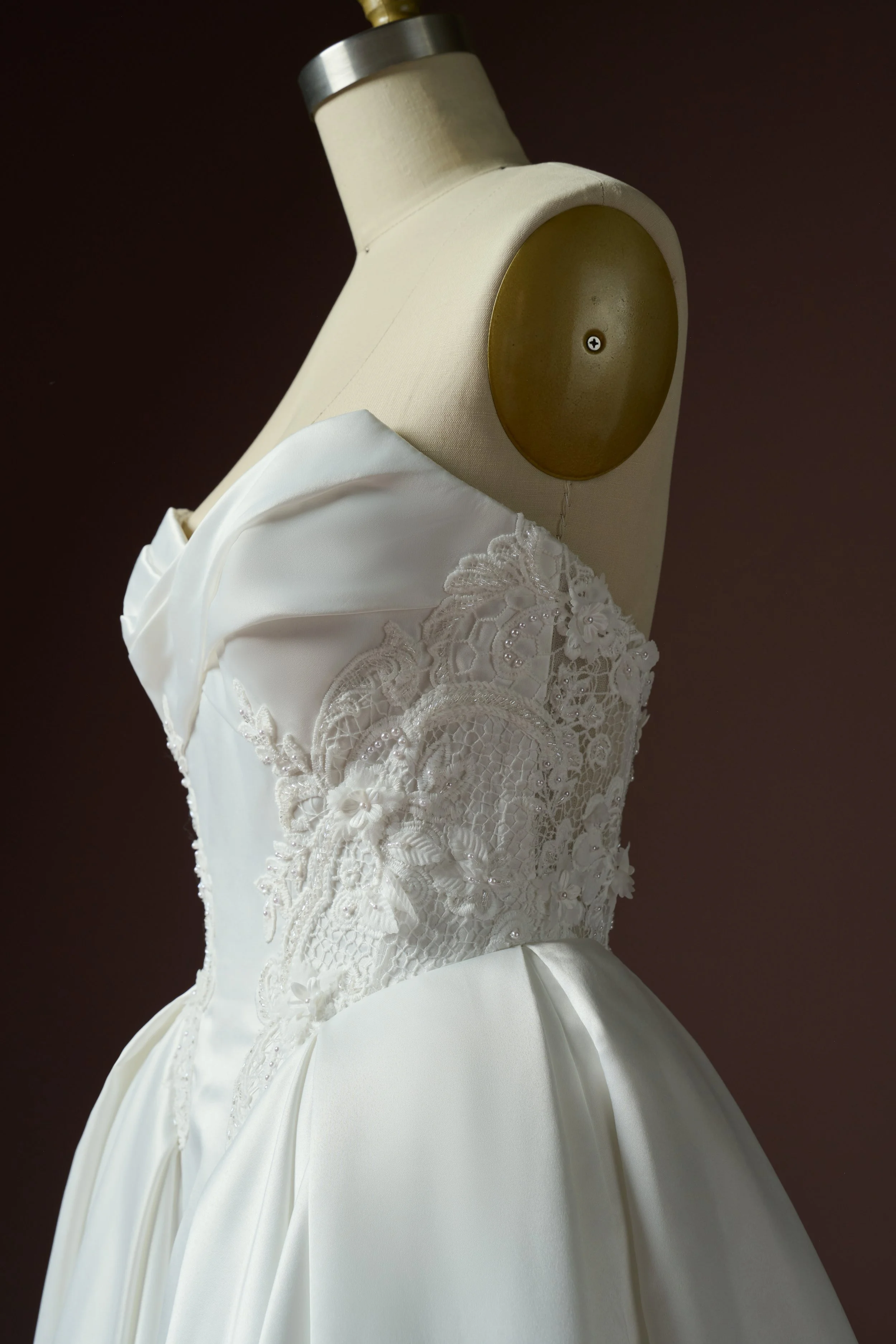 Rebecca-Ingram-Gigi-Ballgown-Wedding-Dress-F6RB120B01-Alt101-IV002-uncropped.jpg