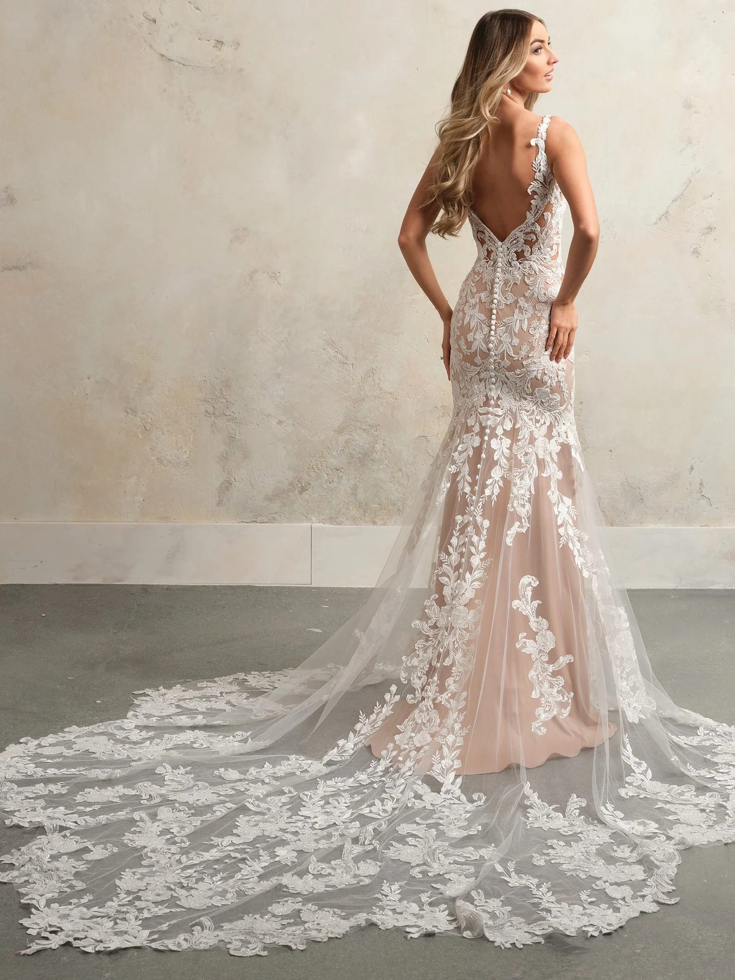 Maggie-Sottero-Zeta-Fit-and-Flare-Wedding-Dress-24MS831A01-Alt52-ND.jpg