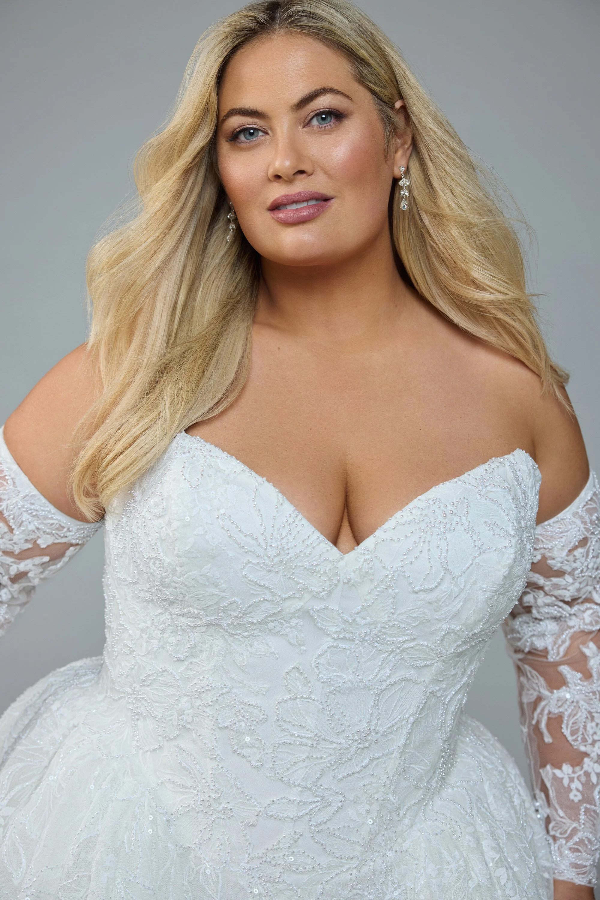 ST672SB-ivory-b.jpg