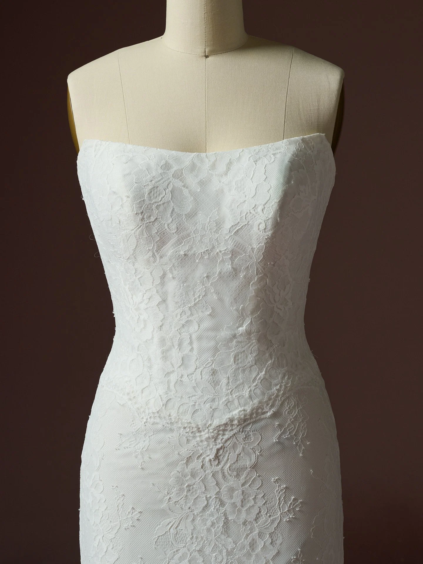 Rebecca-Ingram-Samira-Fit-and-Flare-Wedding-Dress-F6RS203B02-Alt102-IV002.jpg