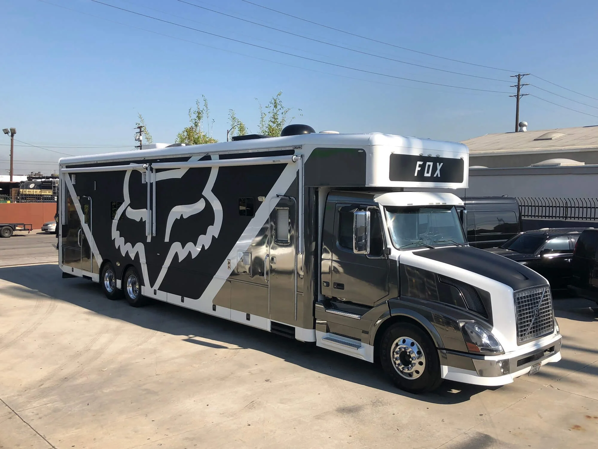 fox-racing-motor-home-before-01.jpg