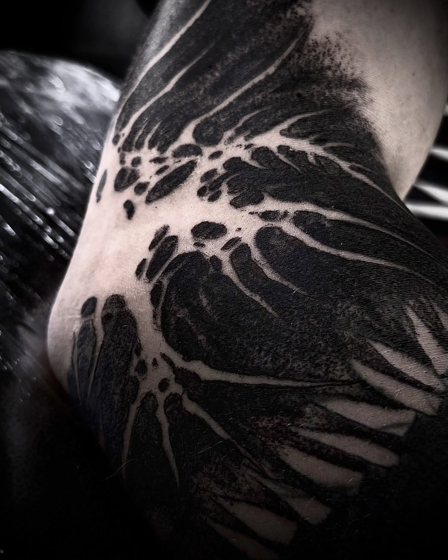 atr&eacute;vanse a hacerse we&aacute;s as&iacute;, no sean cartuchos :-)

#darktattoo #freehandtattoo