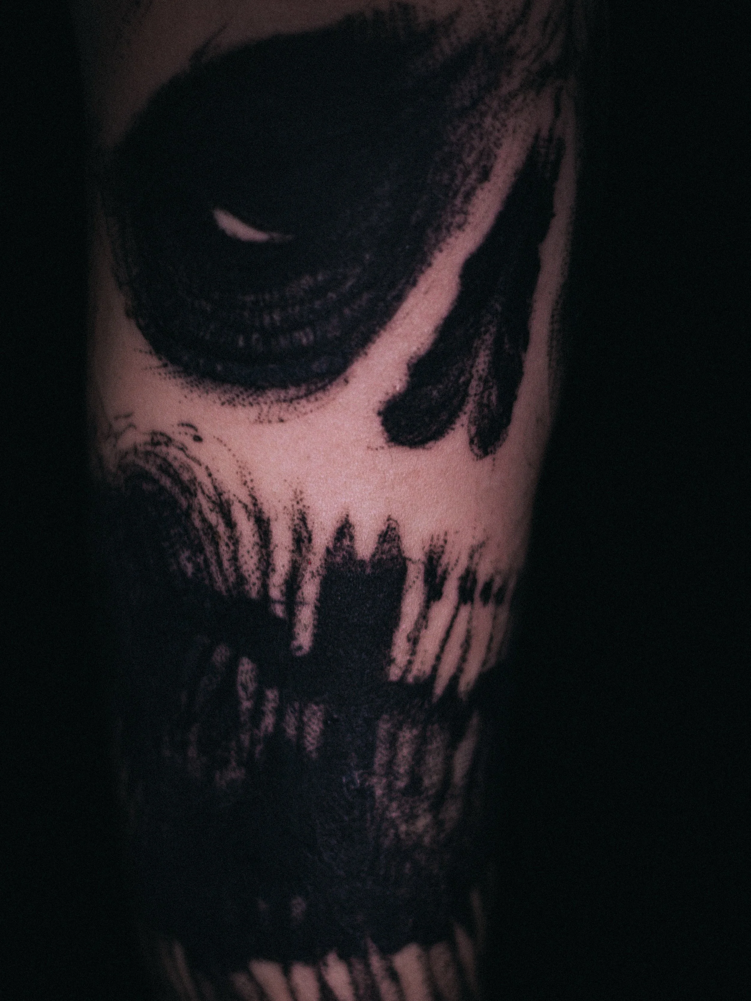 cover

subo cosas a las 4:30 de la ma&ntilde;ana xd

#freehandtattoo #tattoochile #darktattoo