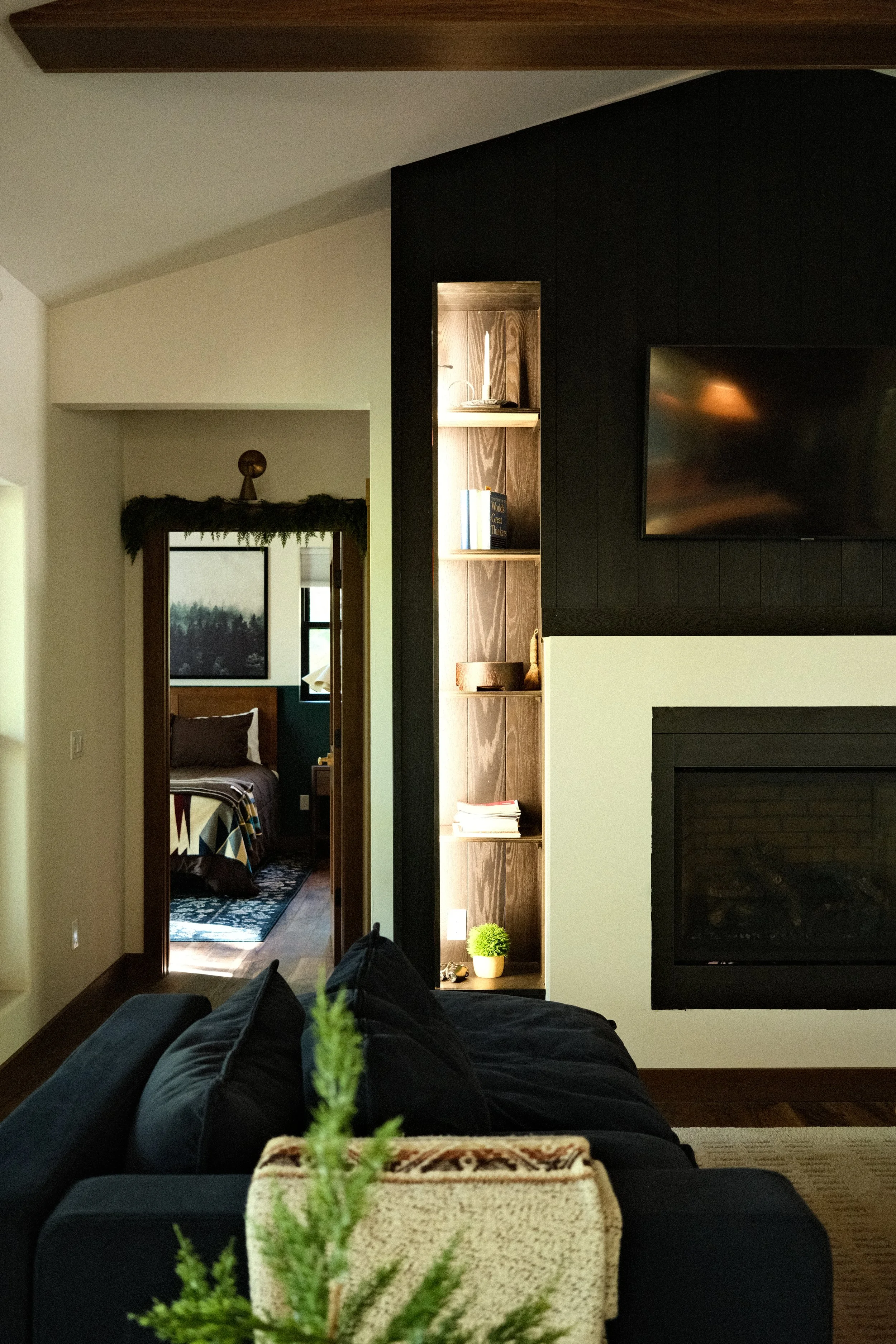 the-cub-house-living.JPG
