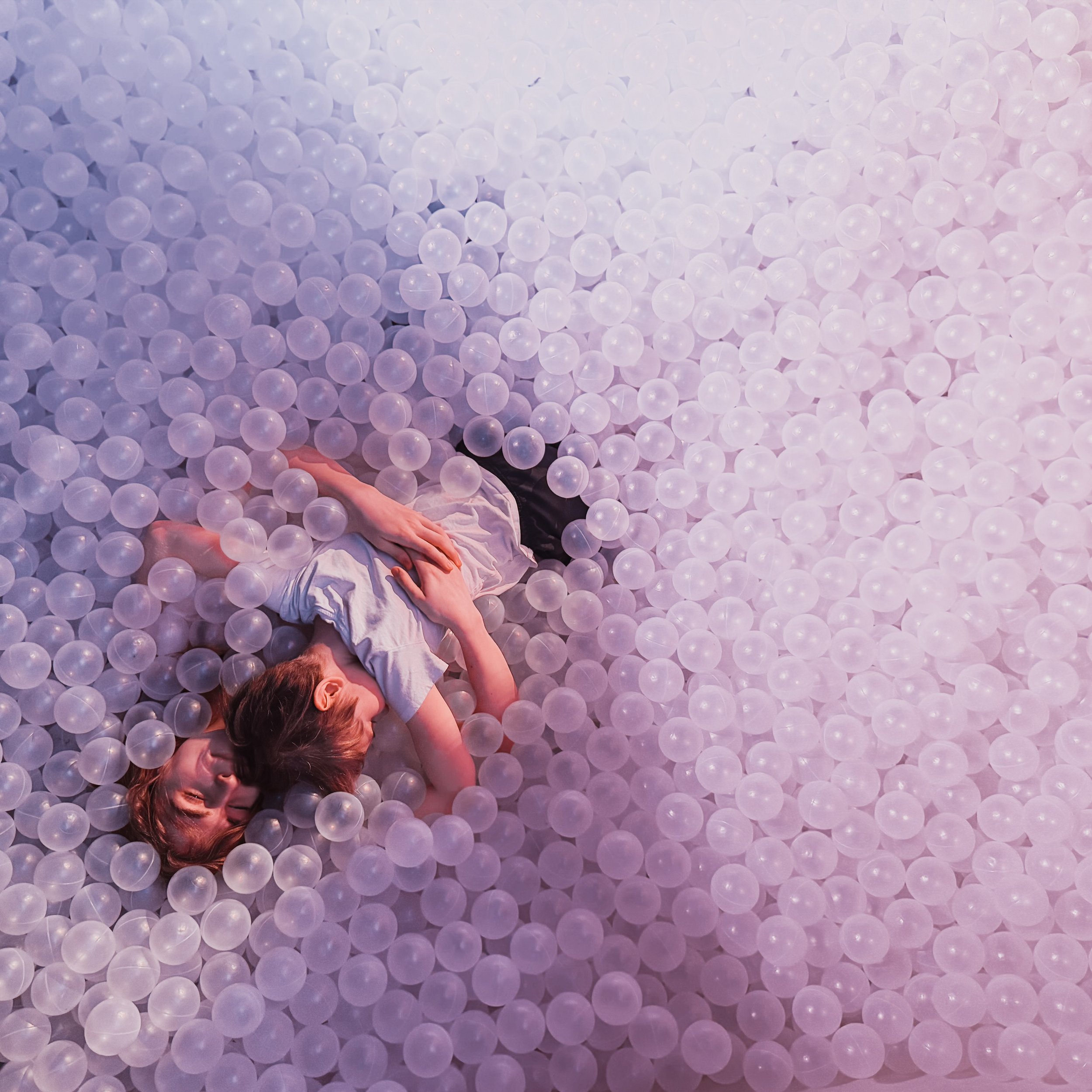 You guys 10/10 absolutely recommend @bubbleplanetexperience for this room alone. It was a ND sensory pleasure for both kiddos and myself. We spent the most time in the pit, just laying in it too. Worth it 🫶🏻
.
.
.
#familymoments #bubbleplanet #muse